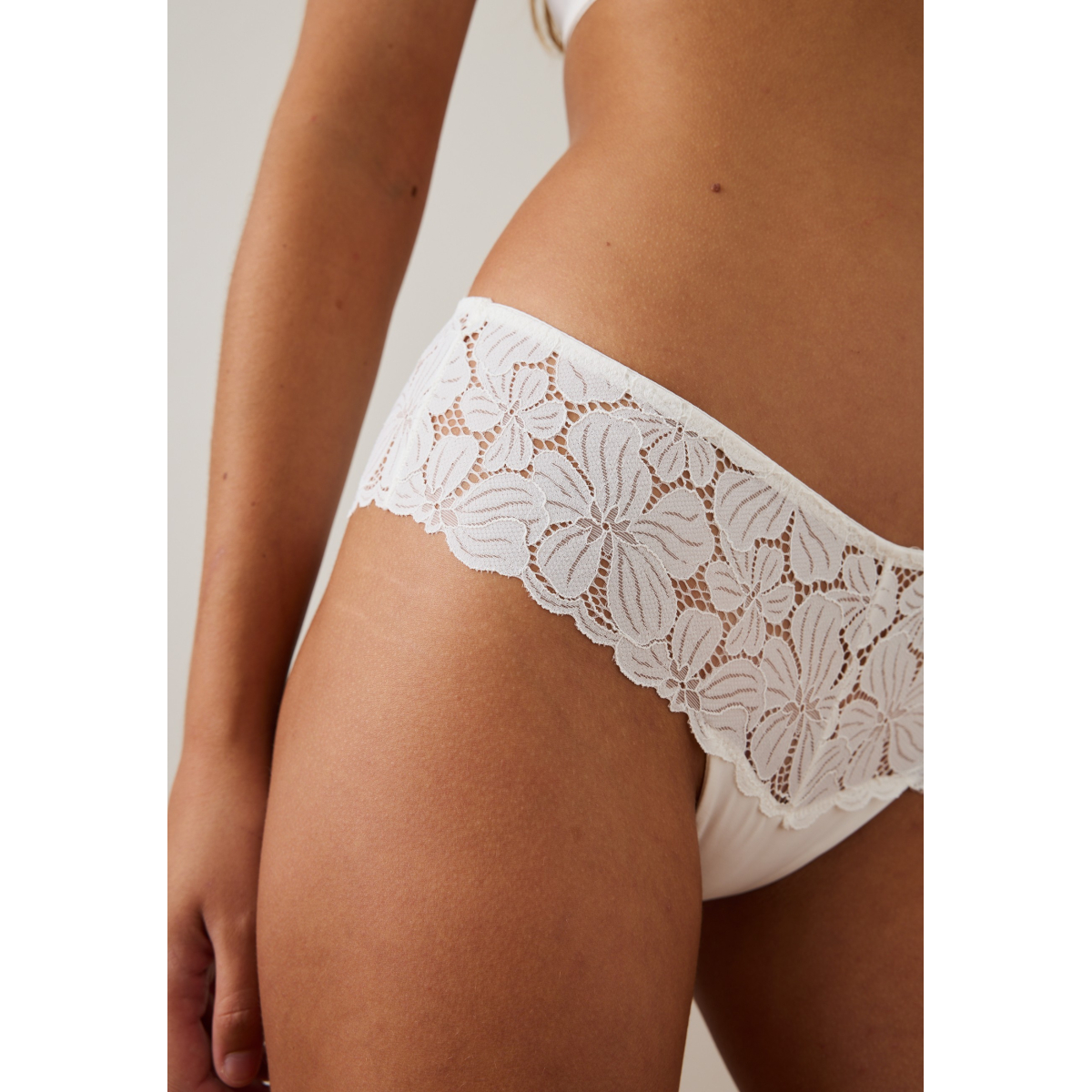 Shorty Edwige blanc, VARIANCE
