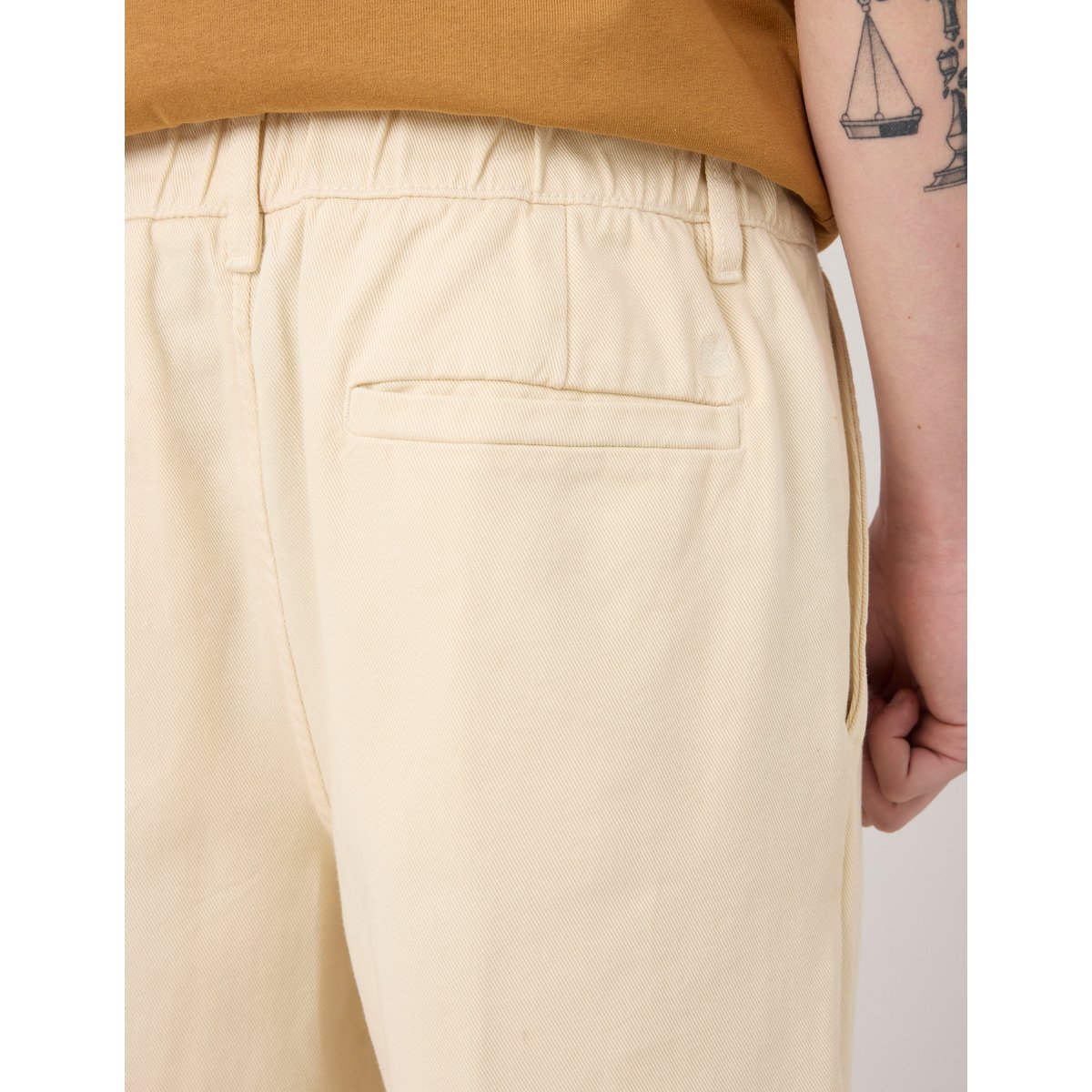 Pantalon droit à pinces naturel, BZB