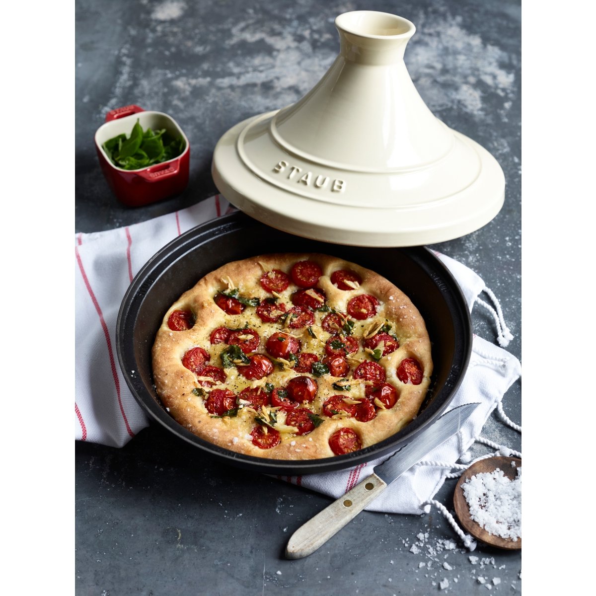 Tajine Specialites Fonte Et Céramique Crème Ø28 Cm couleur unique, STAUB