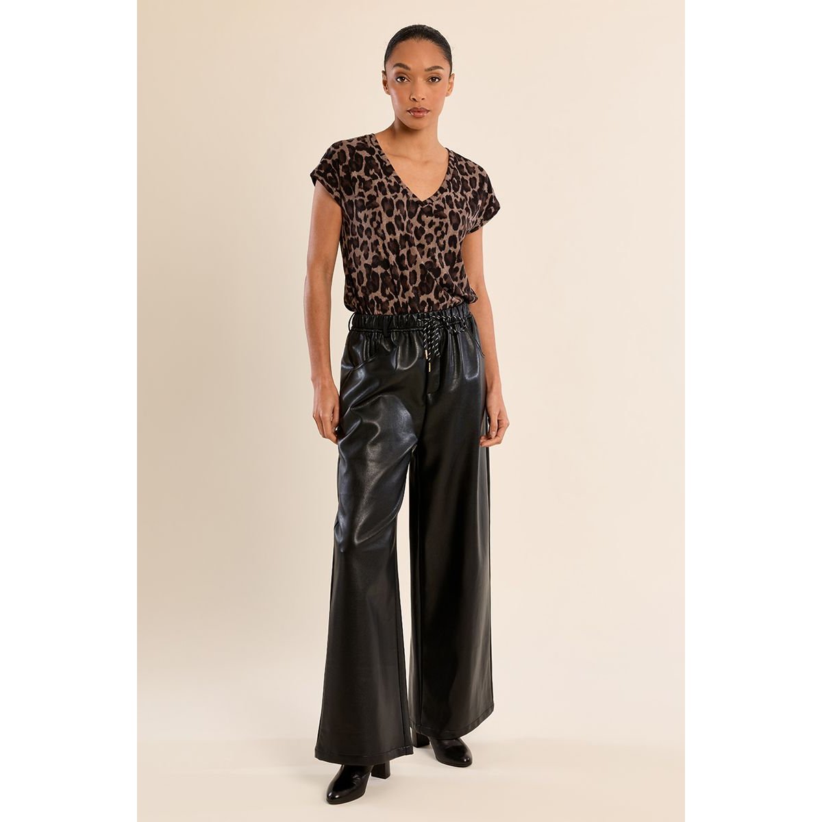 Pantalon évasé en simili-cuir noir, MOLLY BRACKEN