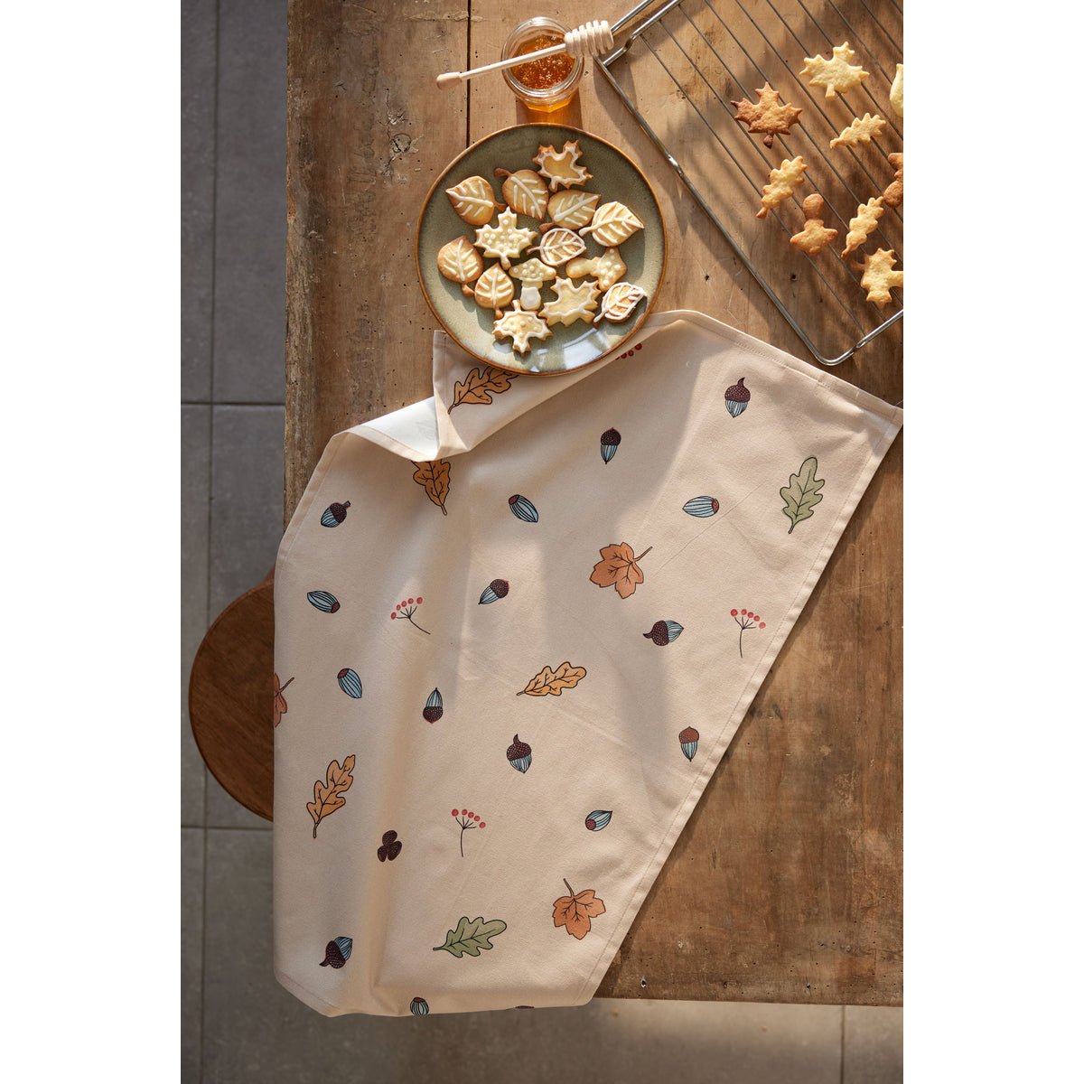 Torchon imprimé en coton CHARMES D'AUTOMNE beige, COUCKE