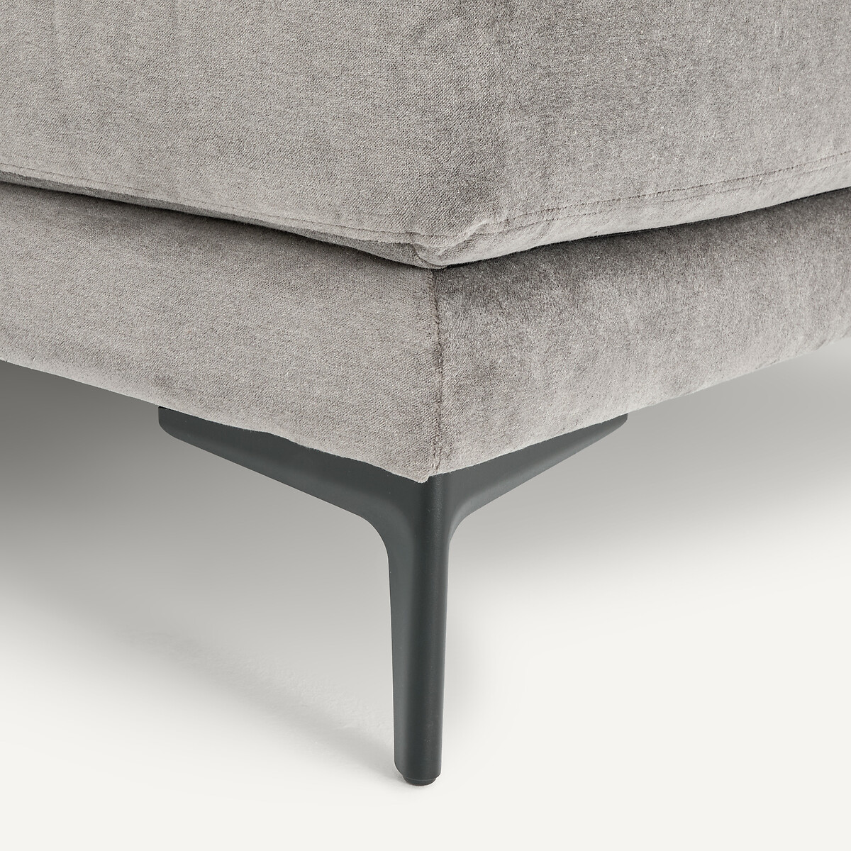 Canapé d'angle en velours stone, MODERNISTE gris souris, EMMANUEL GALLINA X AM.PM