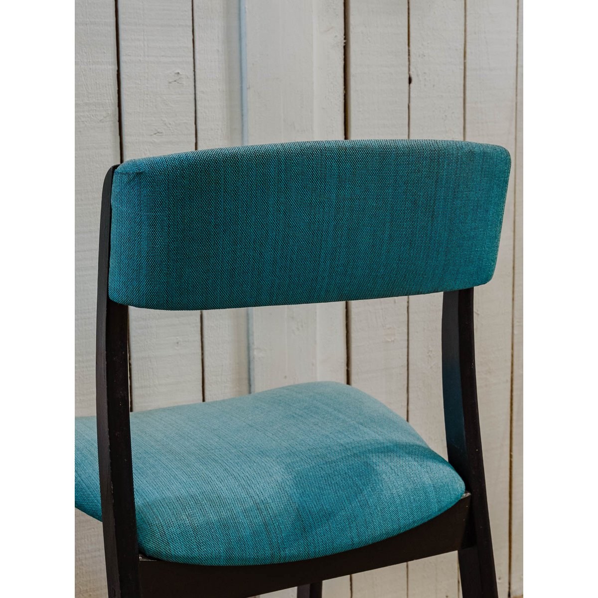 Paire de chaises en bois et tissu Alma N°1693 - Bon état bleu clair, DEBONGOUT