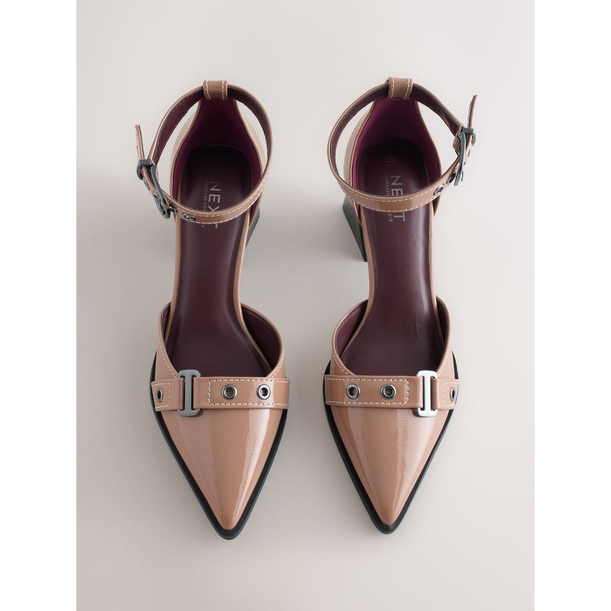Chaussures pointues forever comfort® à boucle taupe, NEXT
