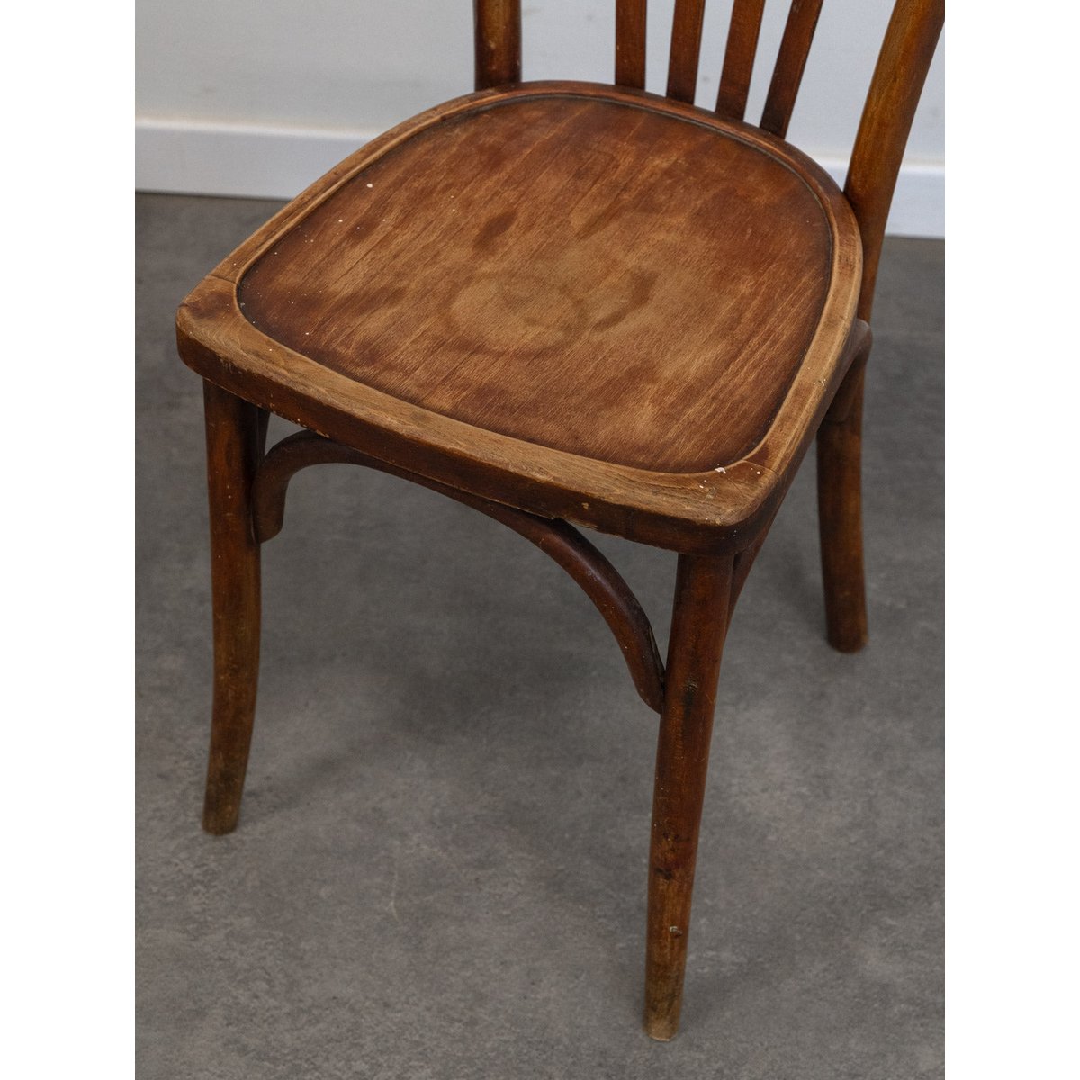 Lot de 4 chaises en bois Luterma Claude N°1365 - Bon état bois foncé, DEBONGOUT