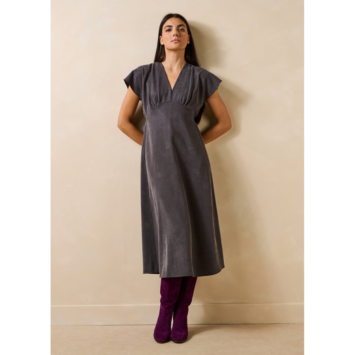 Robe longue en satin manches courtes anthracite, LA FEE MARABOUTEE