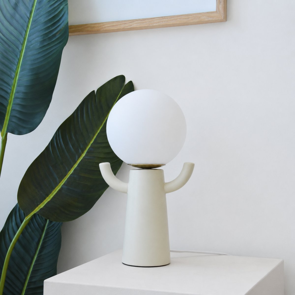 Lampe en céramique et verre opalin - PAUL blanc cassé, MAISON PAVANE