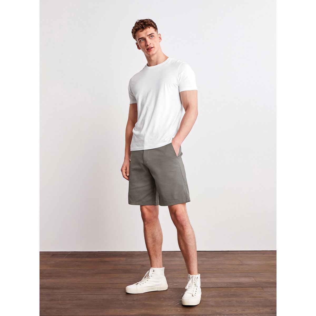 Short Chino Stretch Coupe Ample gris anthracite, NEXT