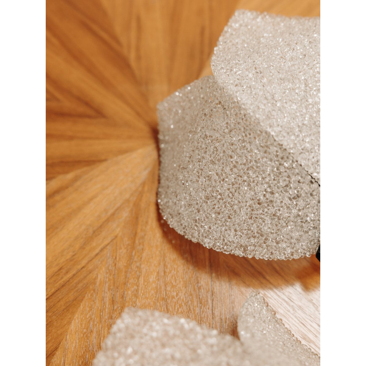 Paire d'appliques en acrylique Suzette N°226 - Bon état transparent, DEBONGOUT