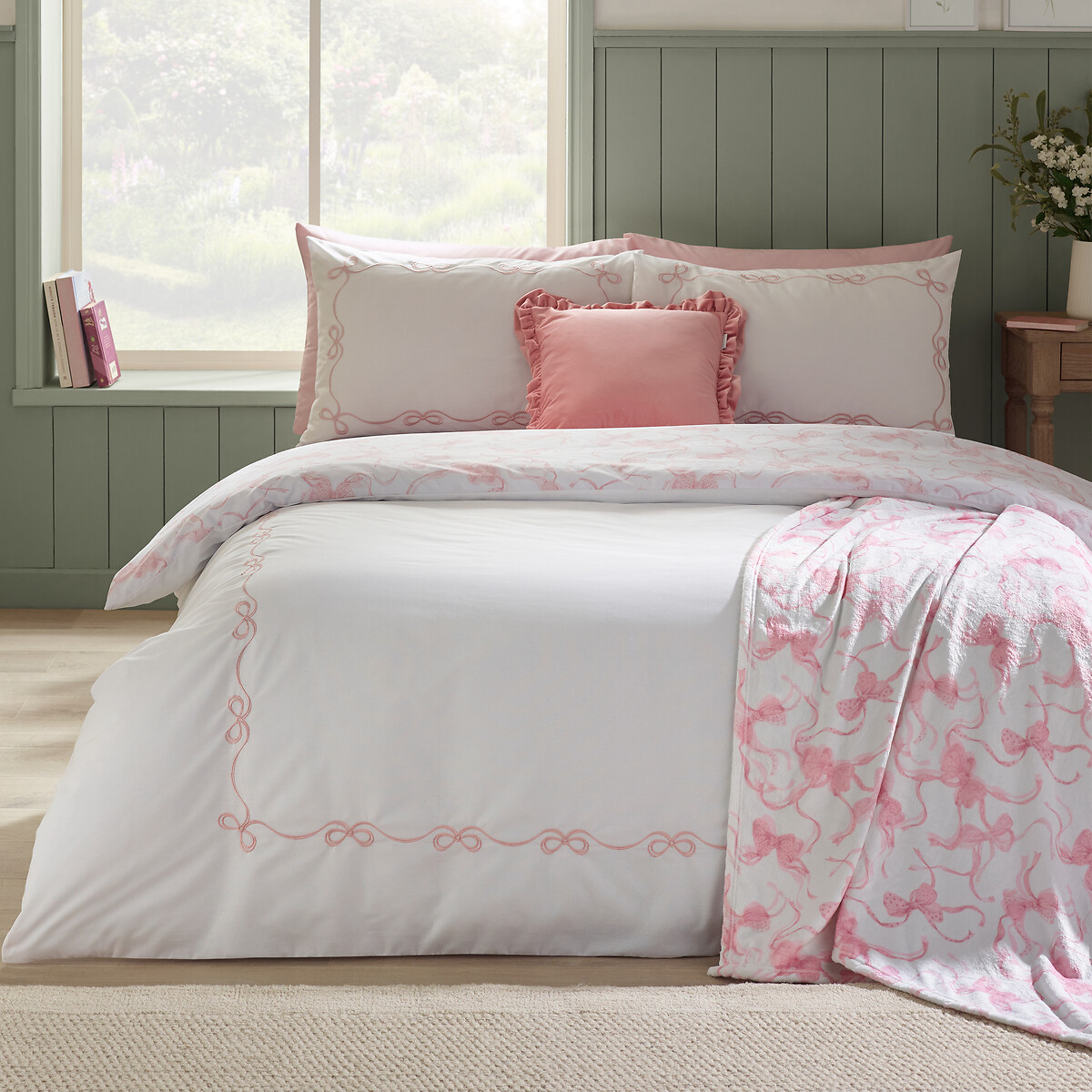 Bow Embroidery Duvet Cover and Pillowcase Set white/pink, CATHERINE LANSFIELD