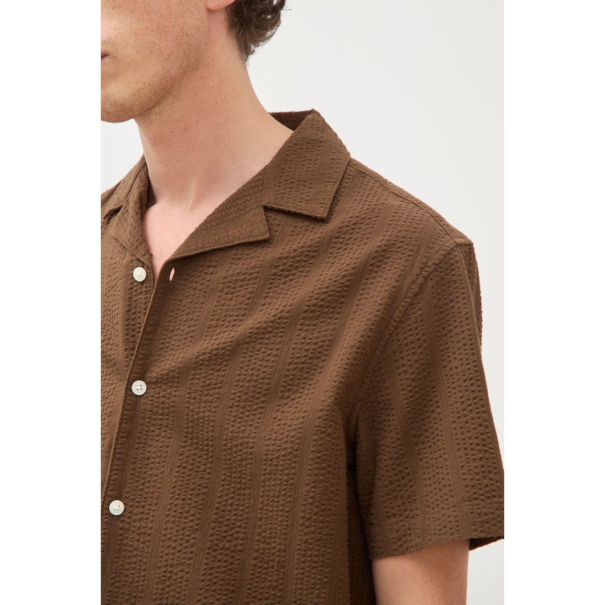 Chemise manches courtes col tailleur taupe, BONOBO