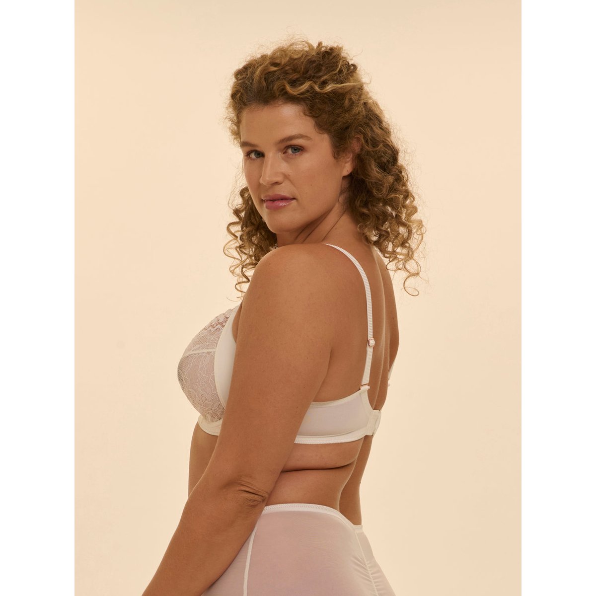 Soutien-gorge avec armature emboitant, RADIEUSE blanc, SIMONE PERELE
