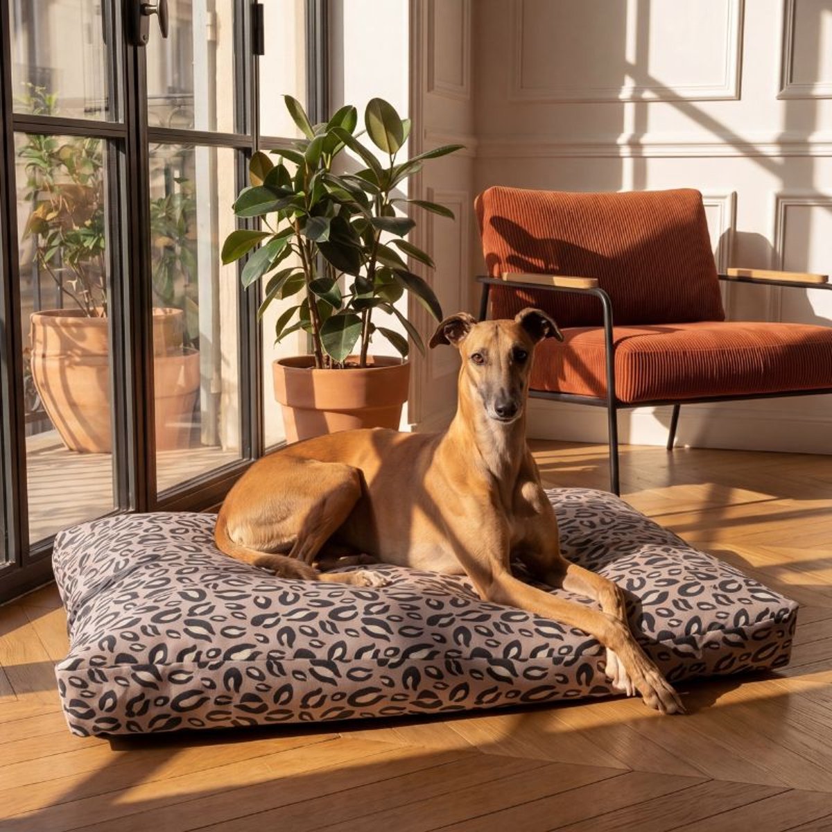 Lit chien orthopédique en tissu léopard, MONTAIGNE rose léopard, BAGANE