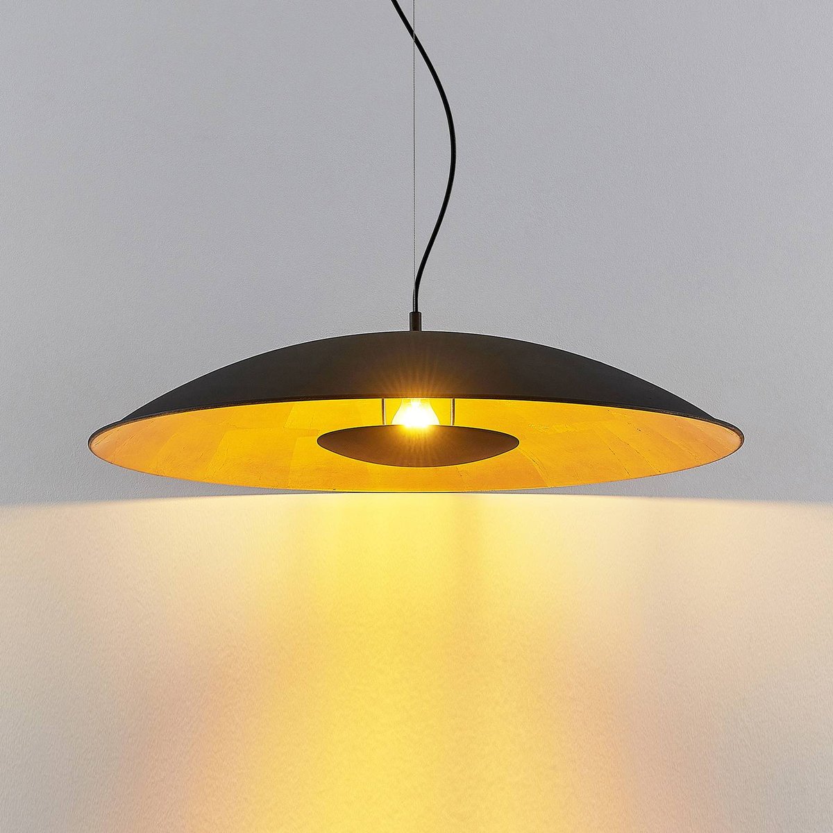 Suspension en métal moderne, Narisara noir, or, LINDBY