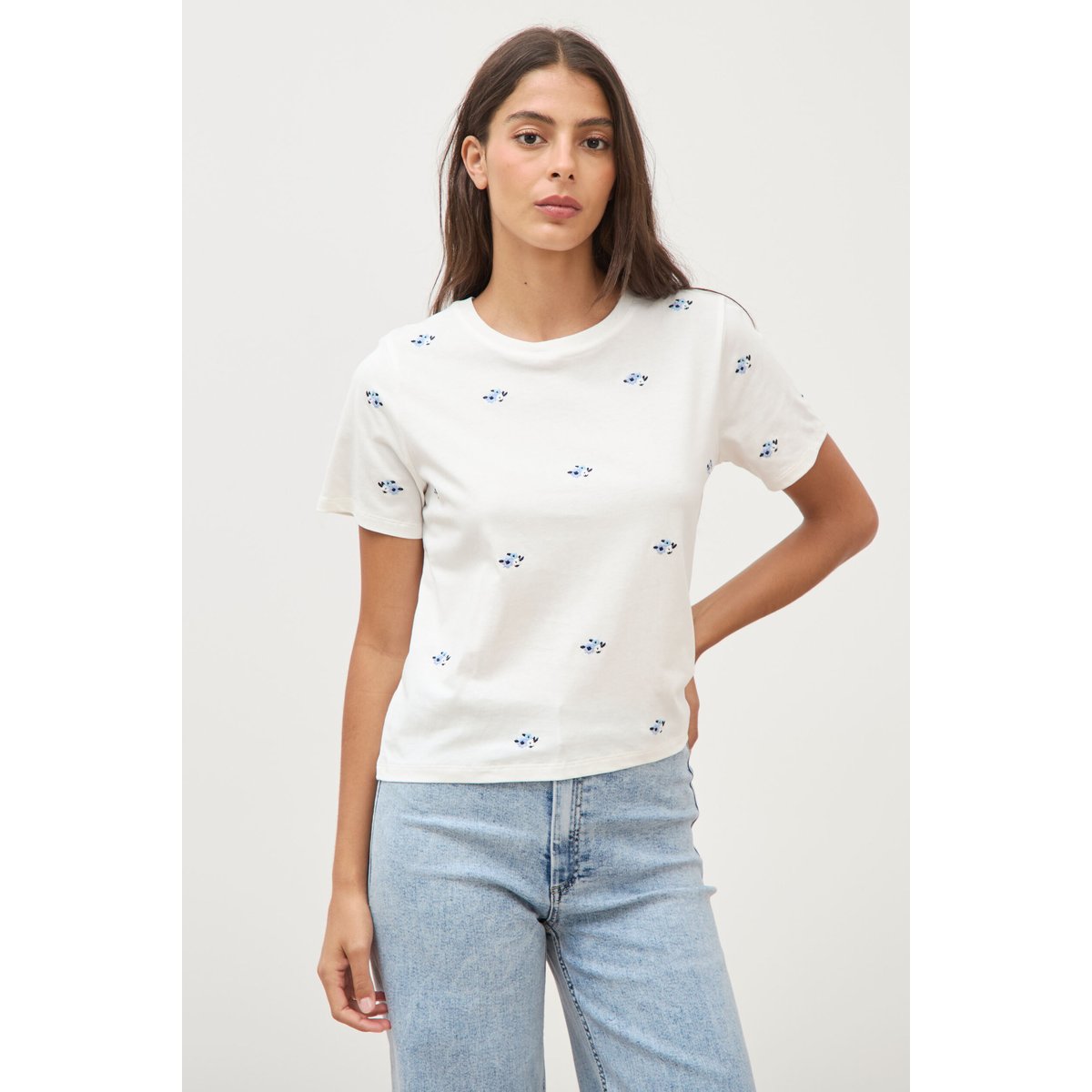 T-shirt droit col rond brodé en coton ivoire, BONOBO