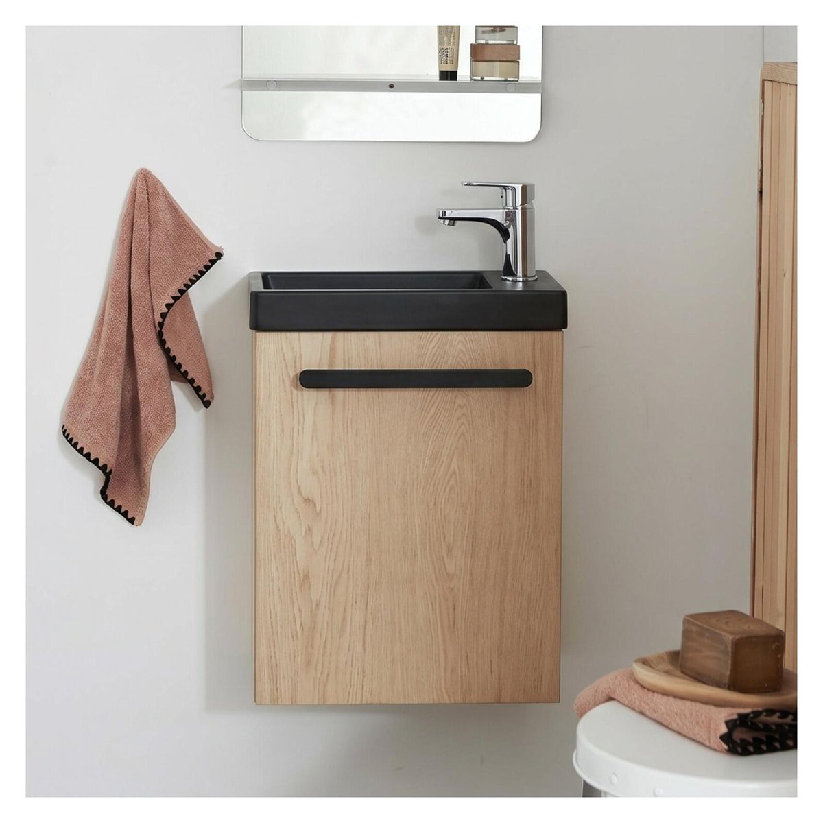 Meuble lave-mains suspendu avec poignée porte serviette NEVADA décor chêne (vasque noire), MOB IN