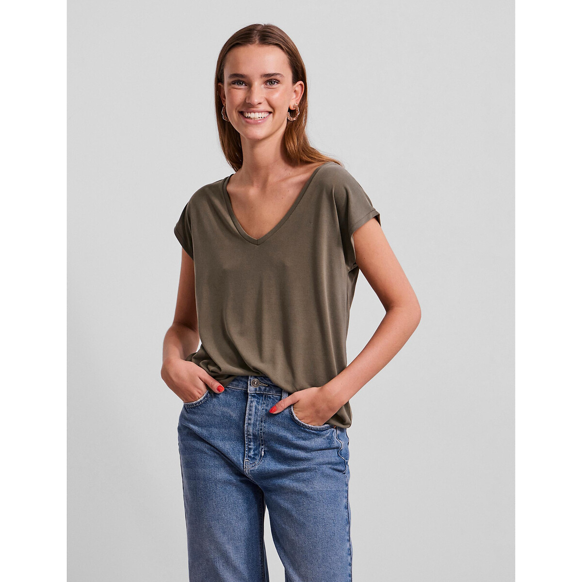 T-shirt, col V kaki, PIECES