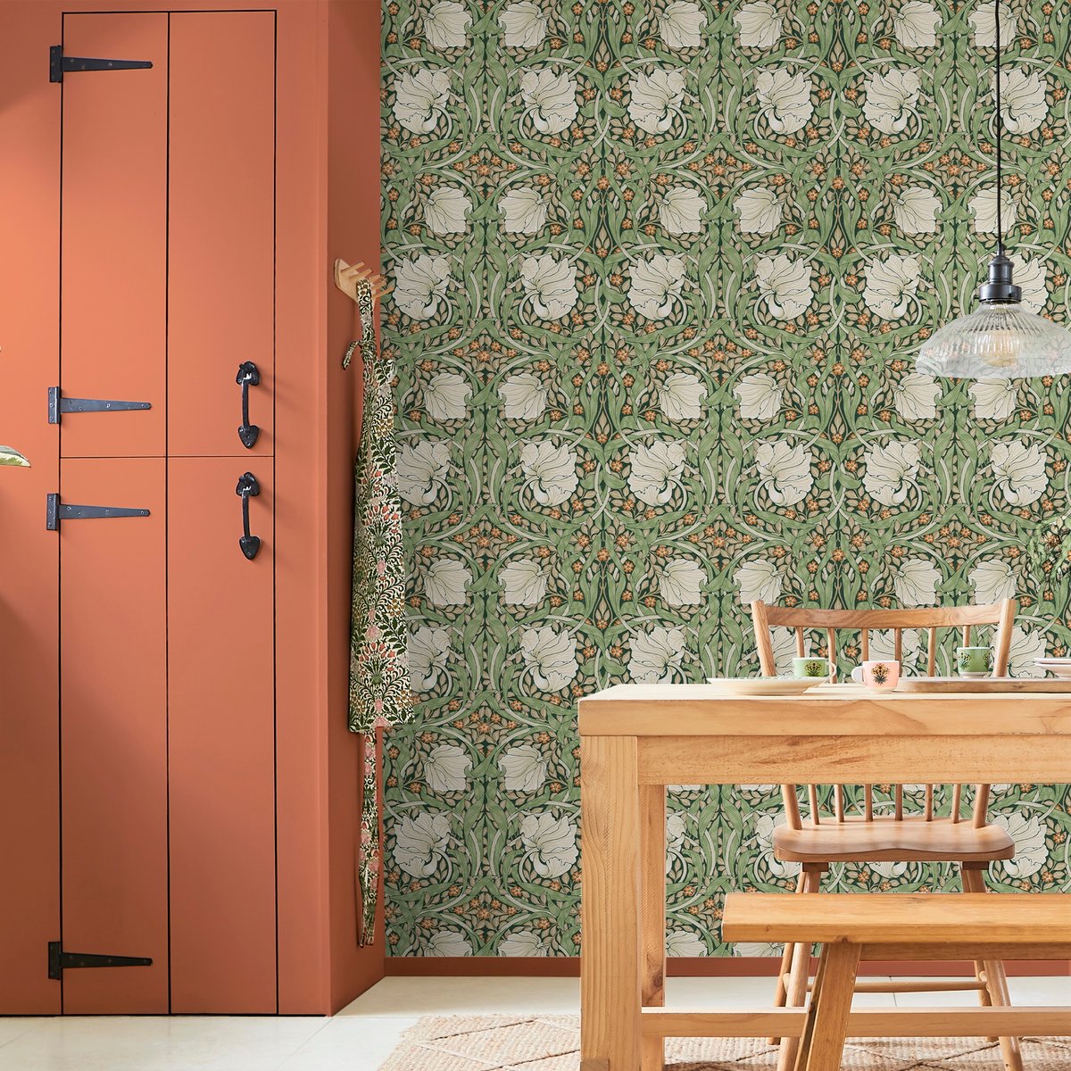 Papier peint Fleurs d'églantine du printemps vert, beige, orange safran, WILLIAM MORRIS AT HOME