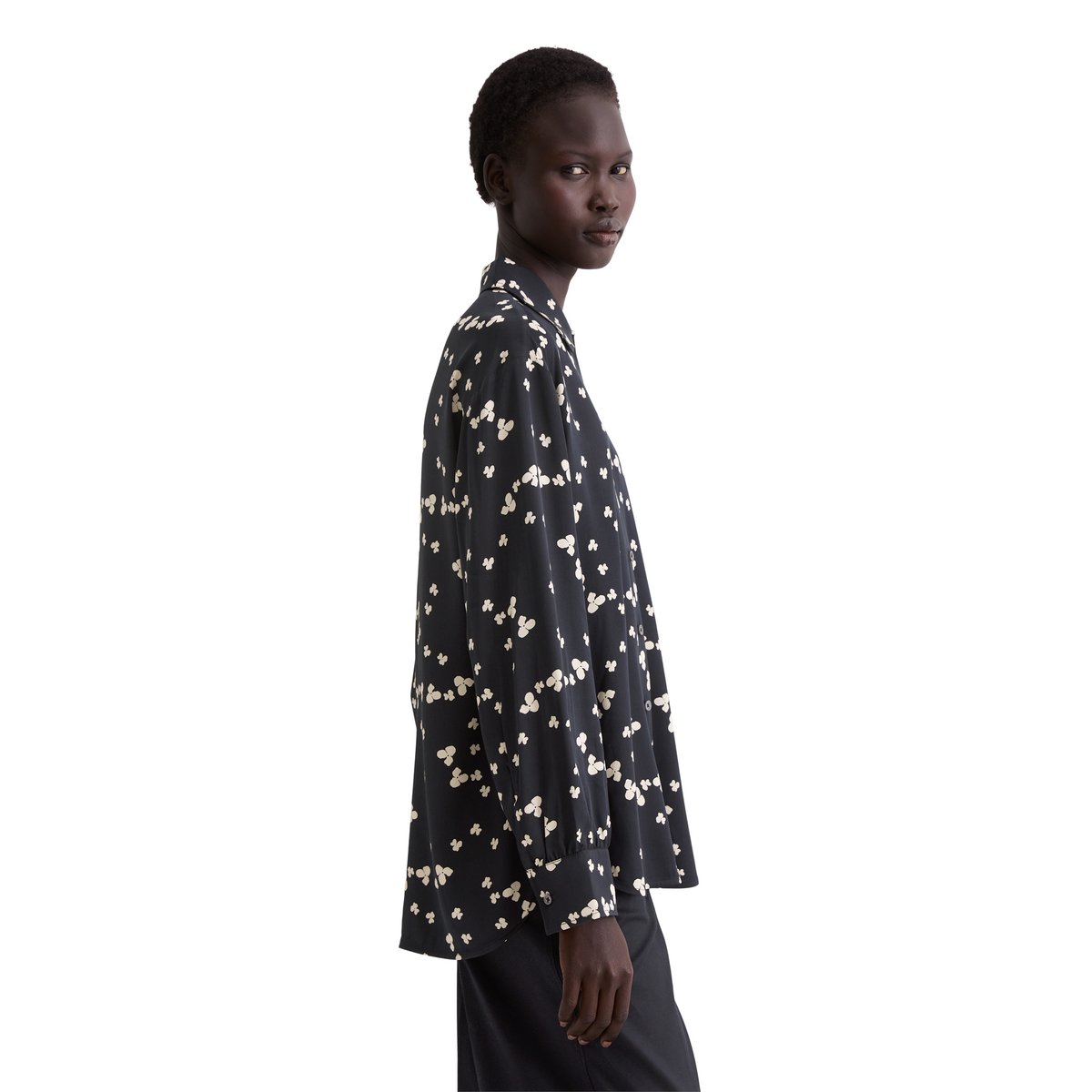Blouse imprimée relaxed en LENZING™ ECOVERO™ bleu fooncé, MARC O'POLO