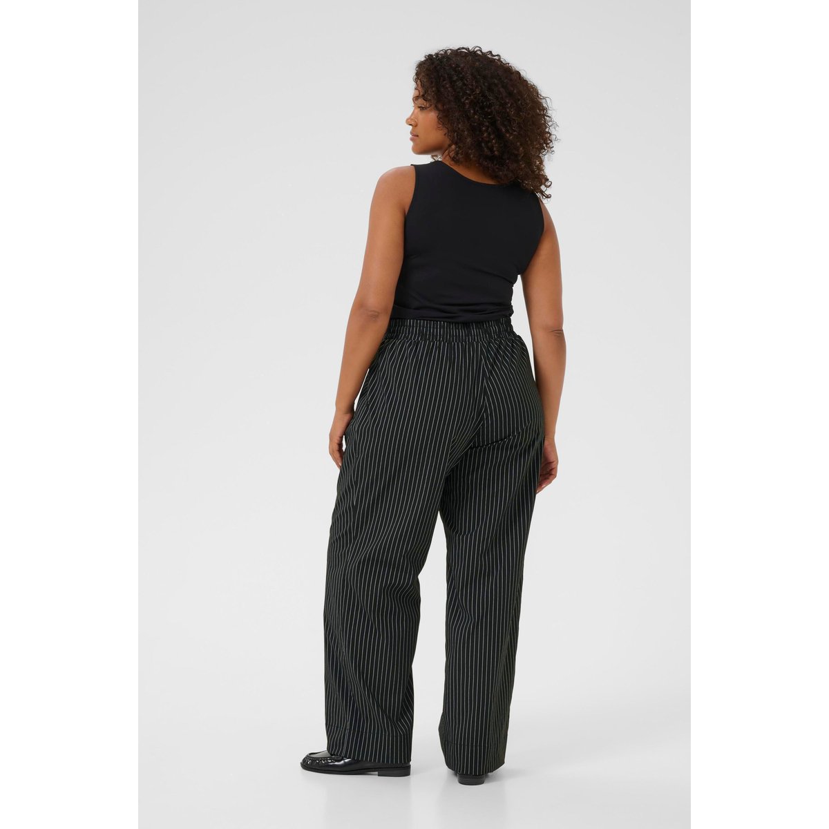 Pantalon casual noir/blanc black/chalk pinstripe, KAFFE CURVE
