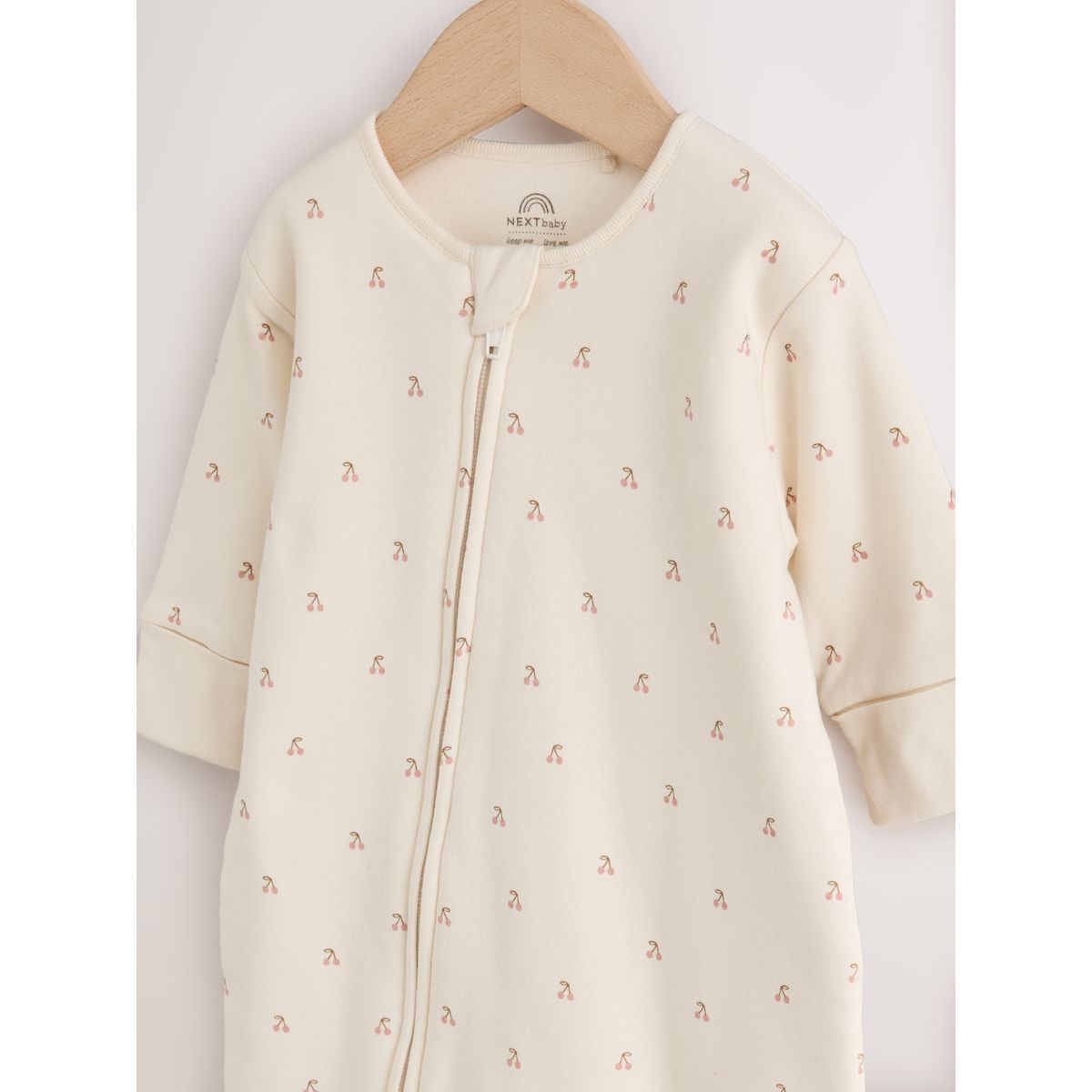 Dors-bien bébé ouatiné 2,5 tog cerise écru, NEXT