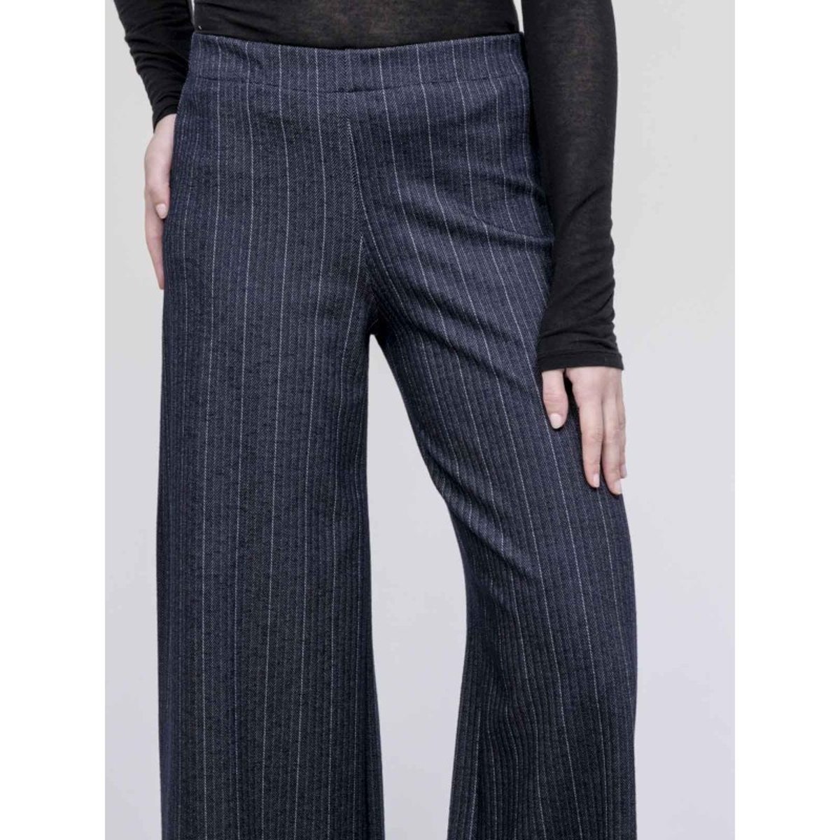 Pantalon Large Chevron Evaristo bleu marine, DONA LISA
