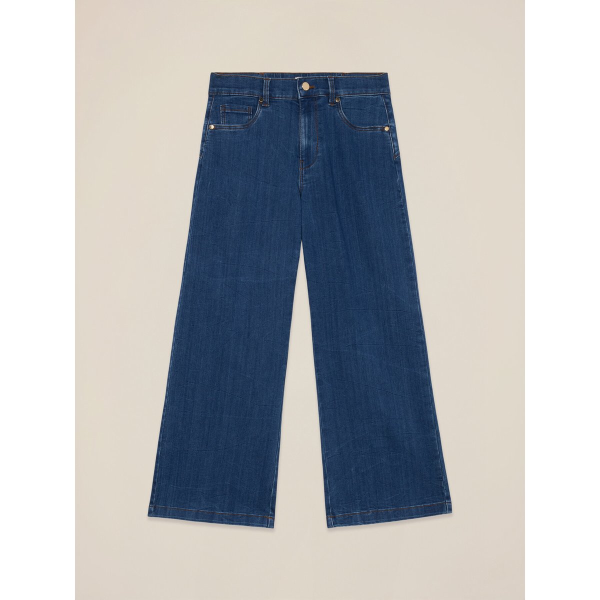 Jean court bleu, OLTRE