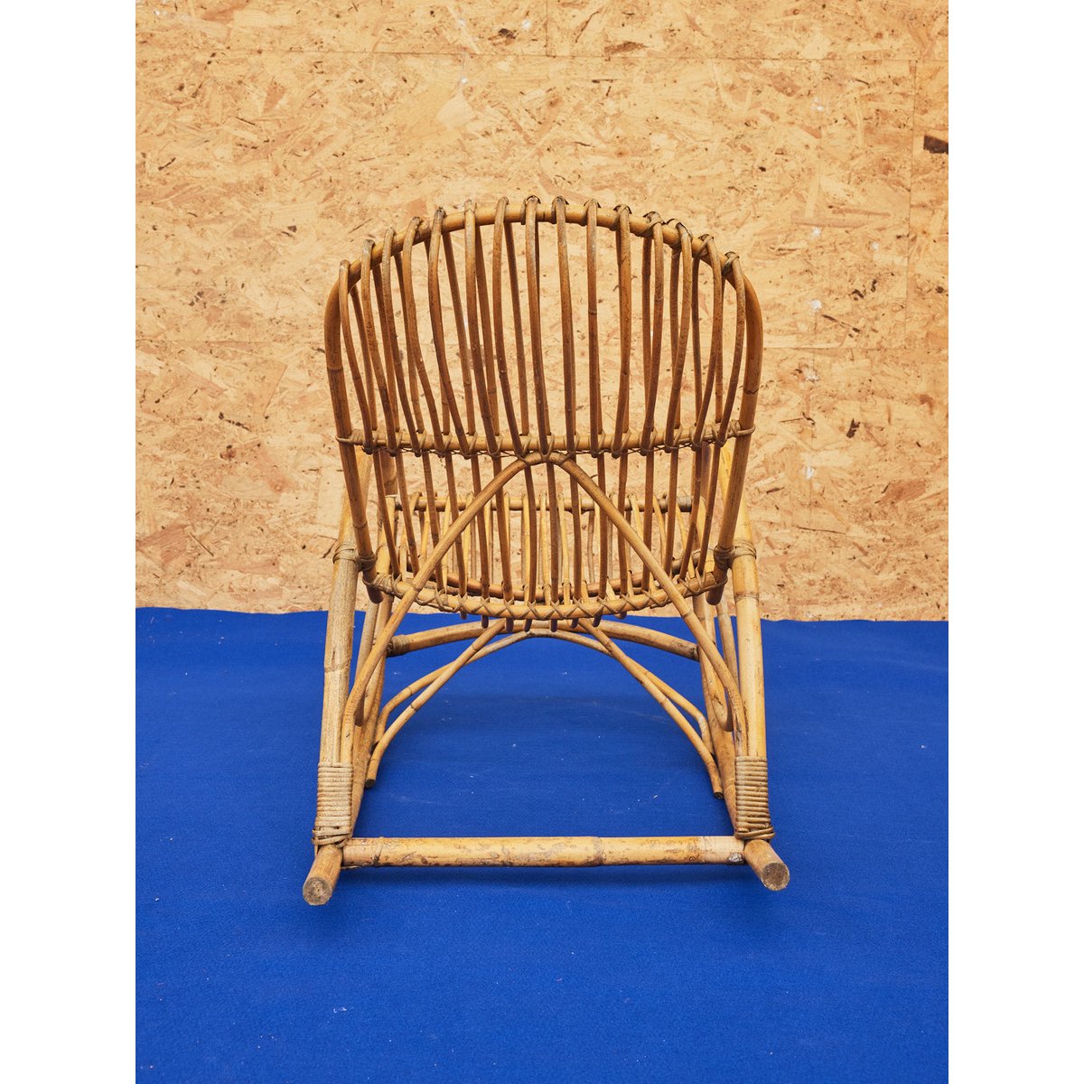 Rocking-chair en rotin Alibert N°80 - Bon état bois clair, DEBONGOUT