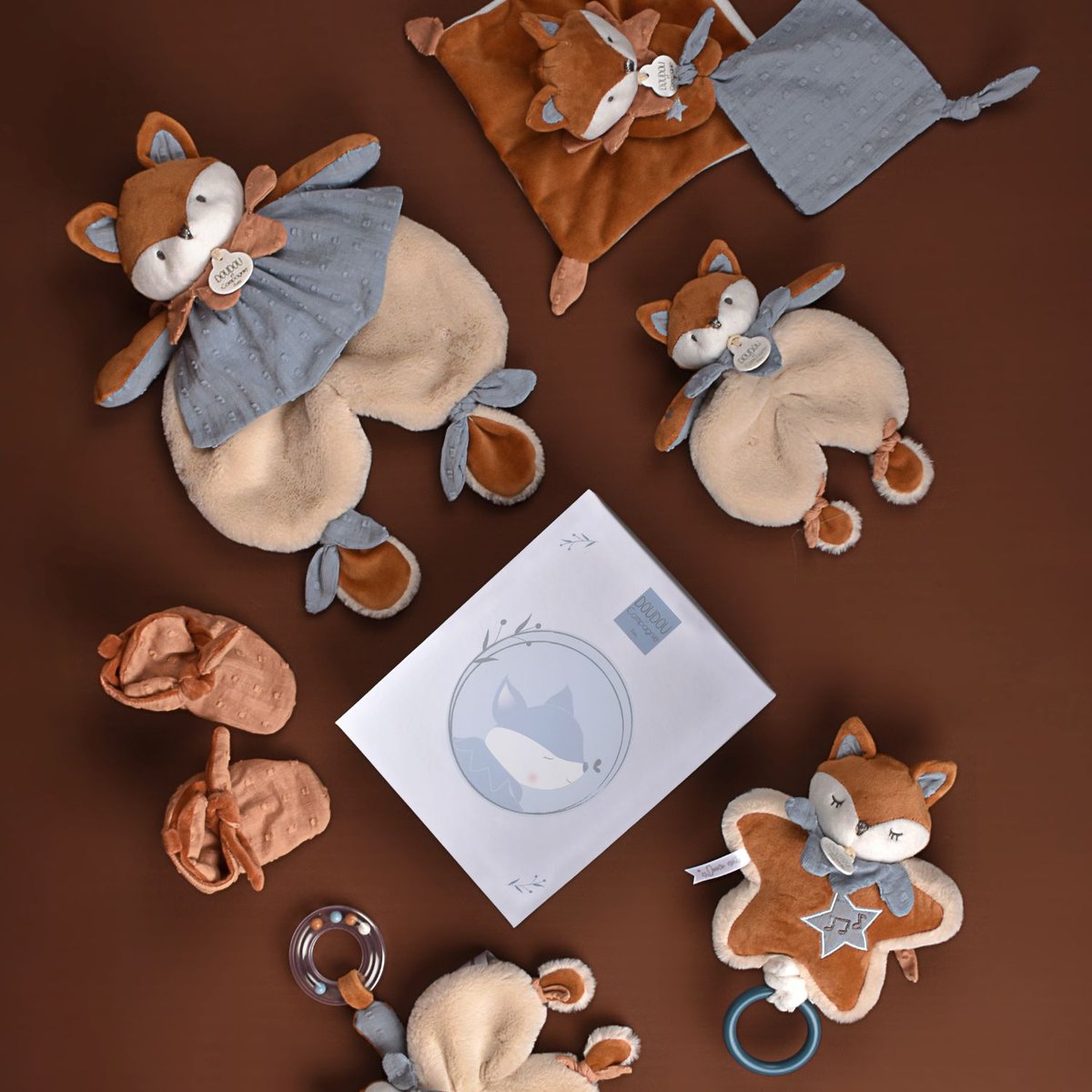 Doudou attache-sucette marron, bleu, DOUDOU ET COMPAGNIE