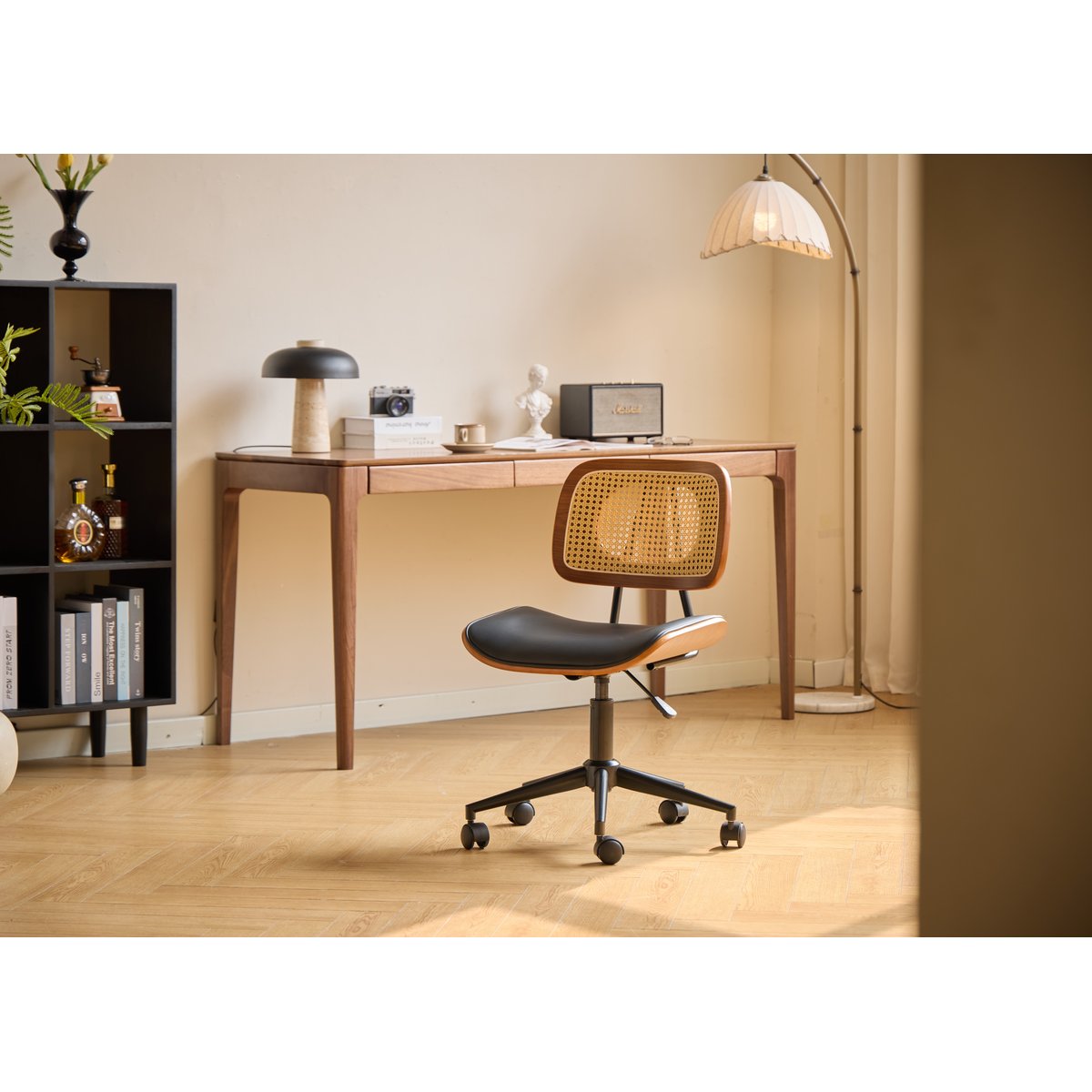 Chaise de bureau en bois et cannage, HERNING noir, NORDLYS