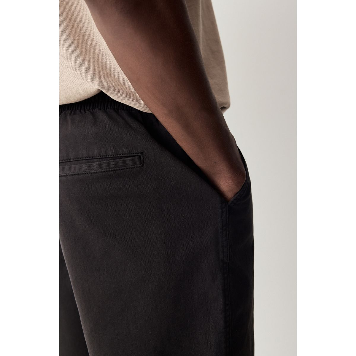 Short en coton stretch avec taille élastique noir, NEXT
