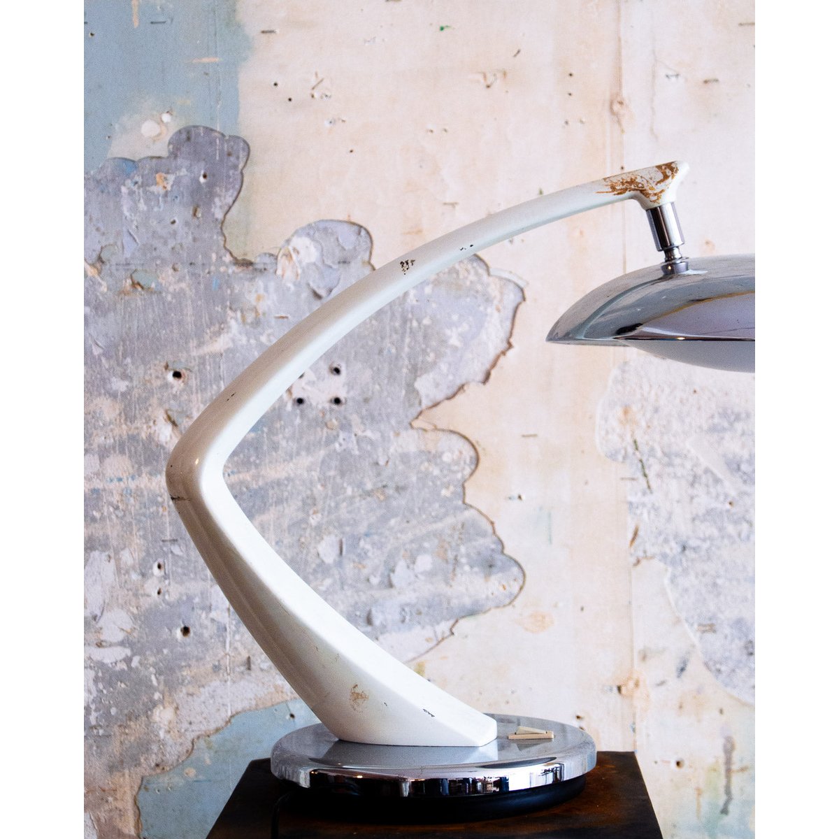 Lampe au design épuré Julia N°898 - Bon état blanc, DEBONGOUT