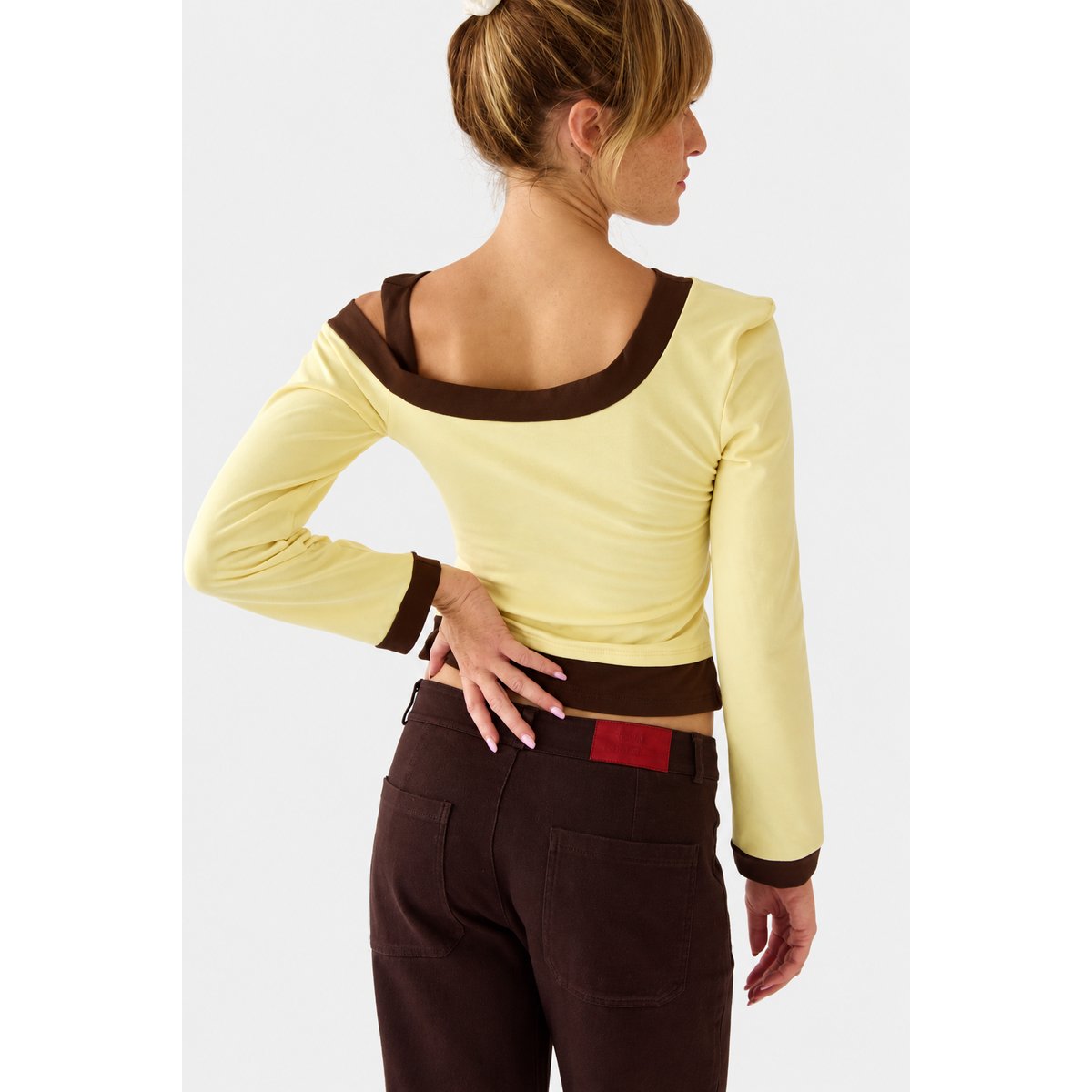 Top froncé col asymétrique CAMILA marron / jaune / marron chocolat, MINDTRAVELER