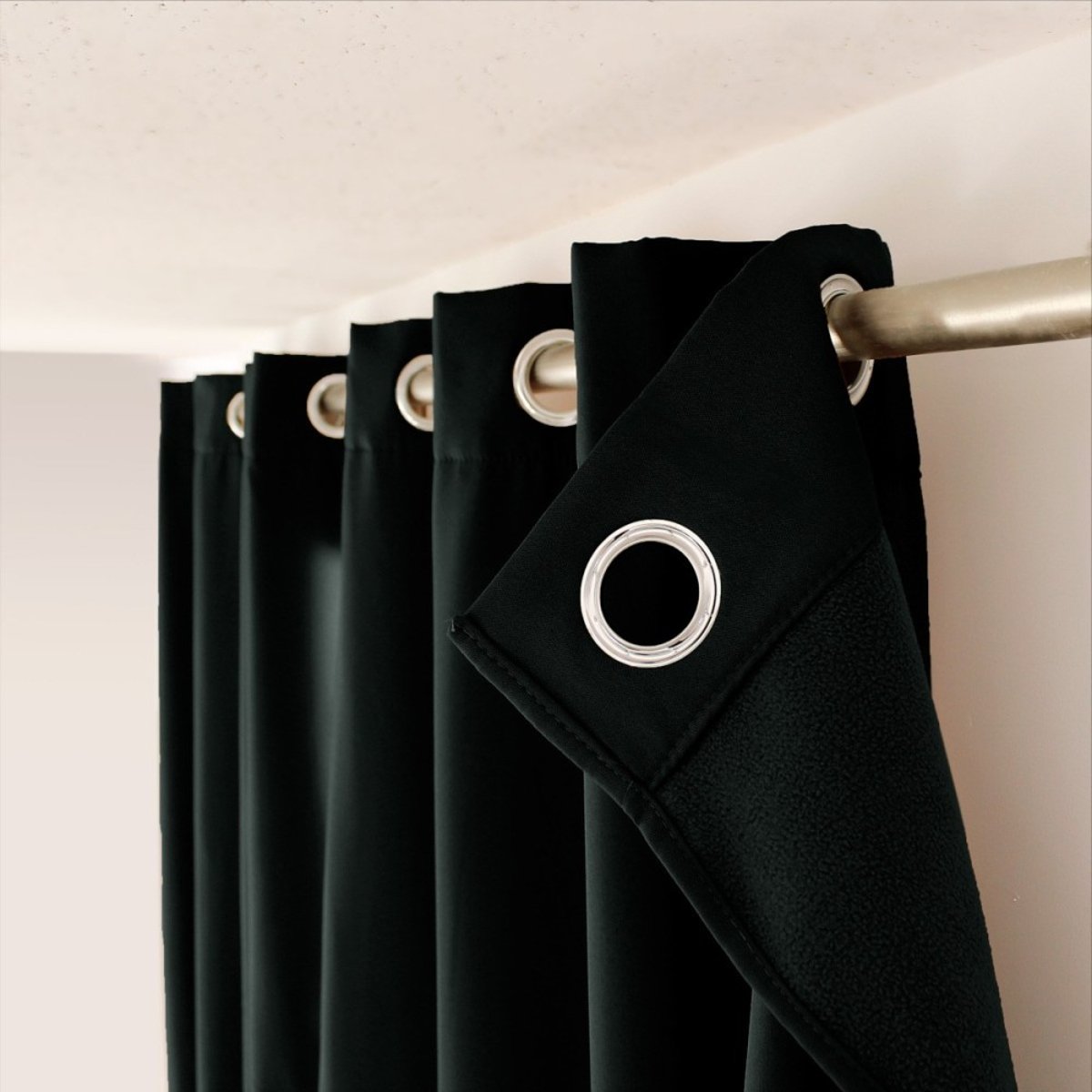 Rideau occultant 135x240 Thermique verso polaire ecru noir, DECORATIE