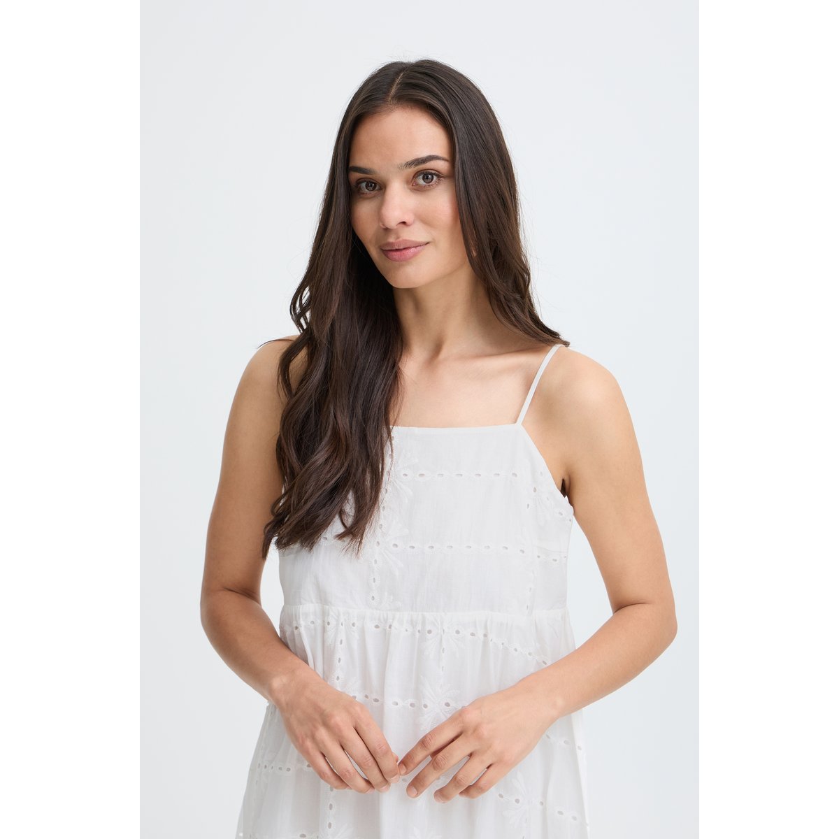 Robe maxi coupe ample avec fines bretelles blanc snow white, B.YOUNG