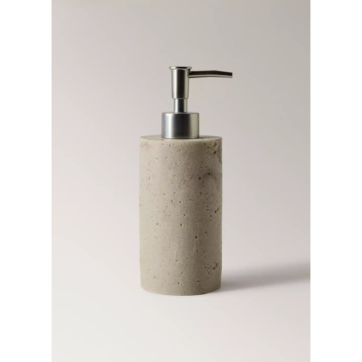Distributeur de savon en résine effet travertin sable, MANGO HOME