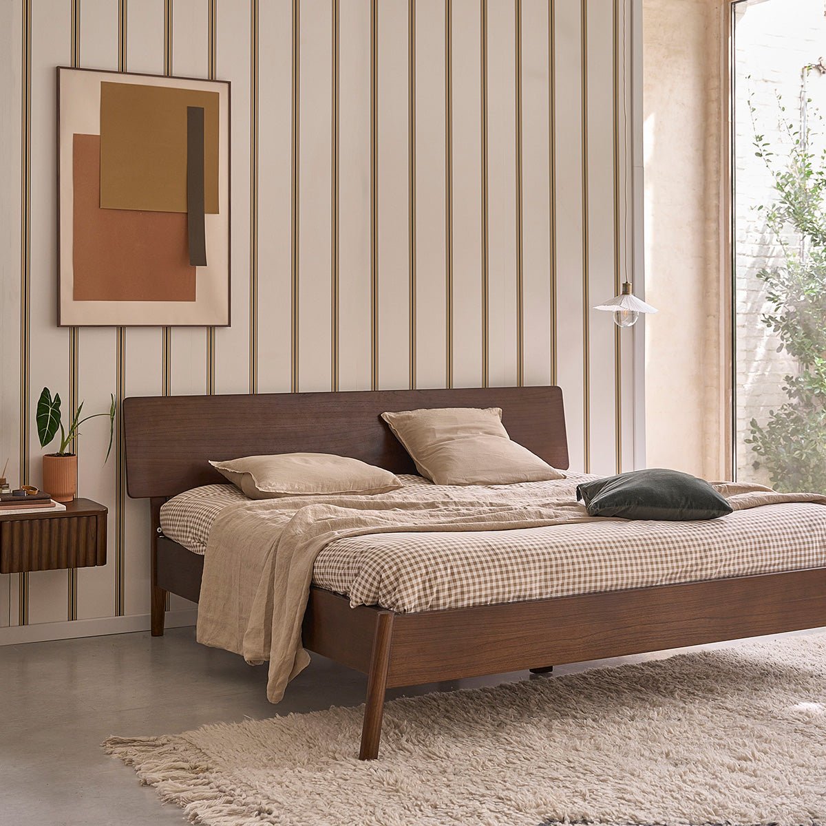 Lit en bois massif finition noyer 180 cm avec sommier  VINTAGE marron, BERAH GETAH