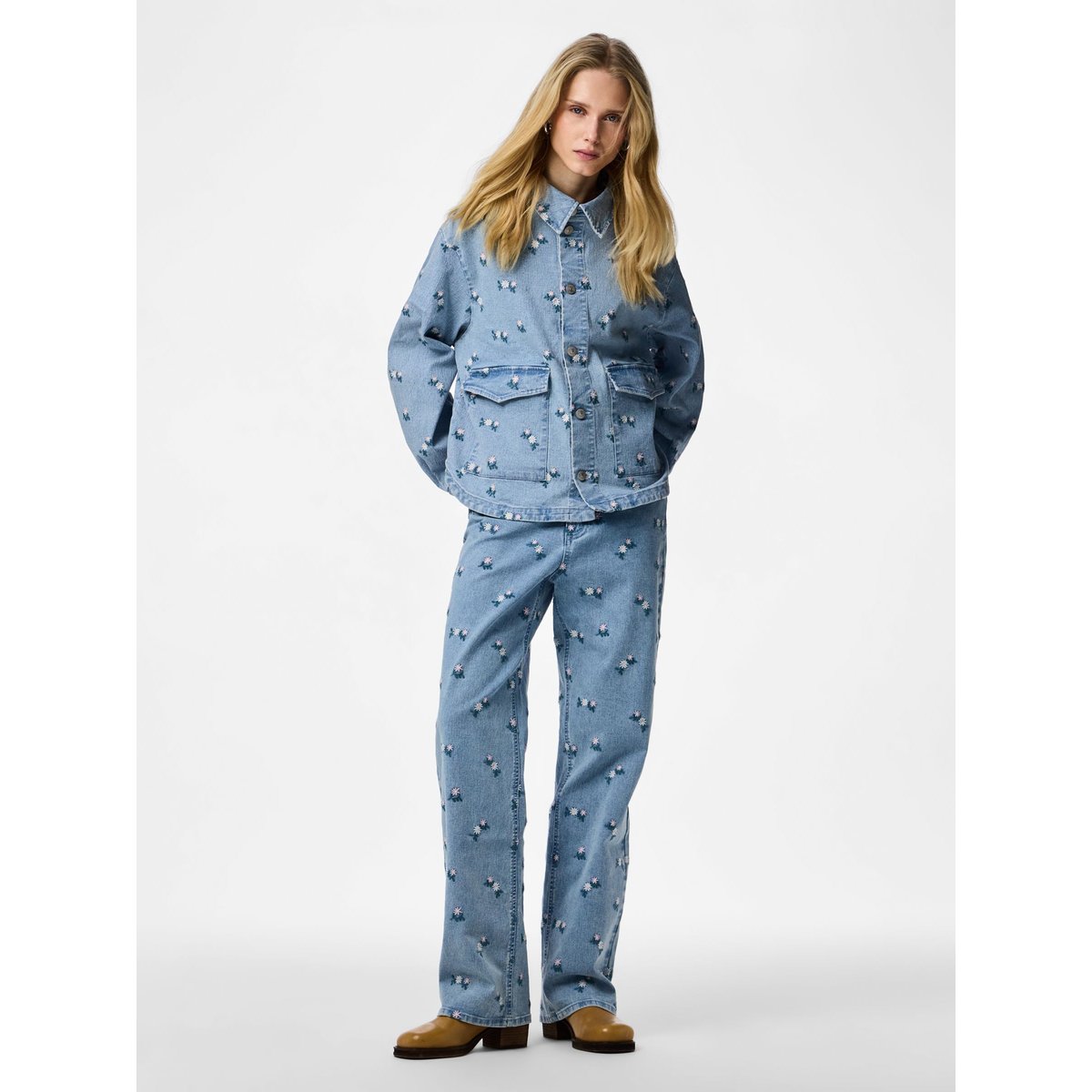 Jean Droit light blue denim, PIECES