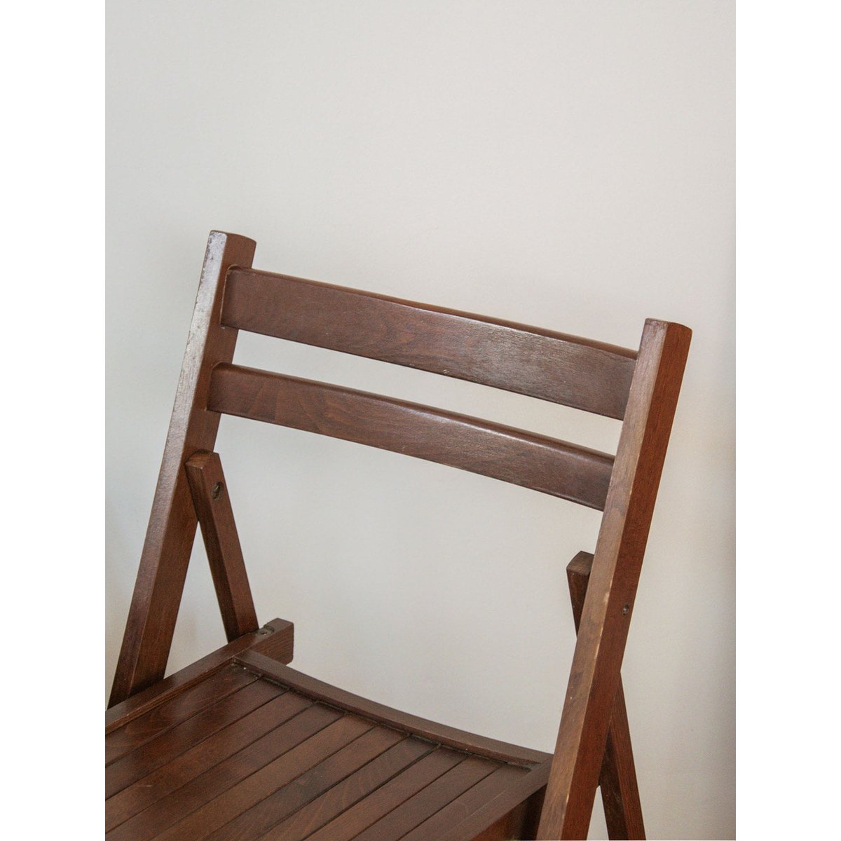 Paire de chaises en bois Alma N°505 - Bon état bois, DEBONGOUT