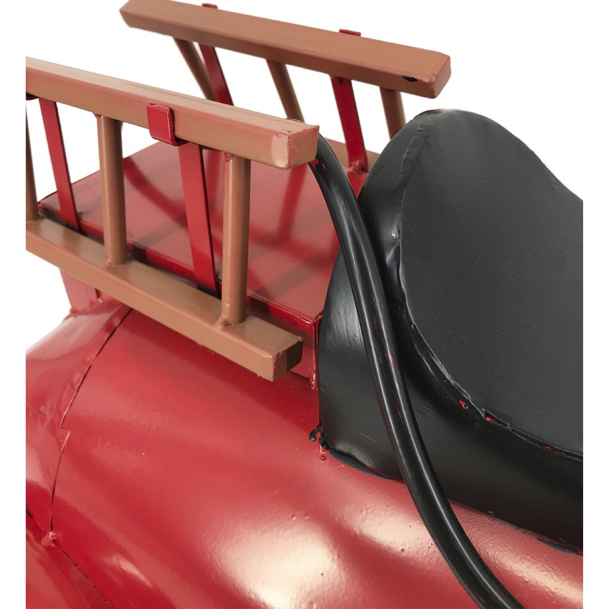 Voiture fer rouge, DECORATION D’AUTREFOIS