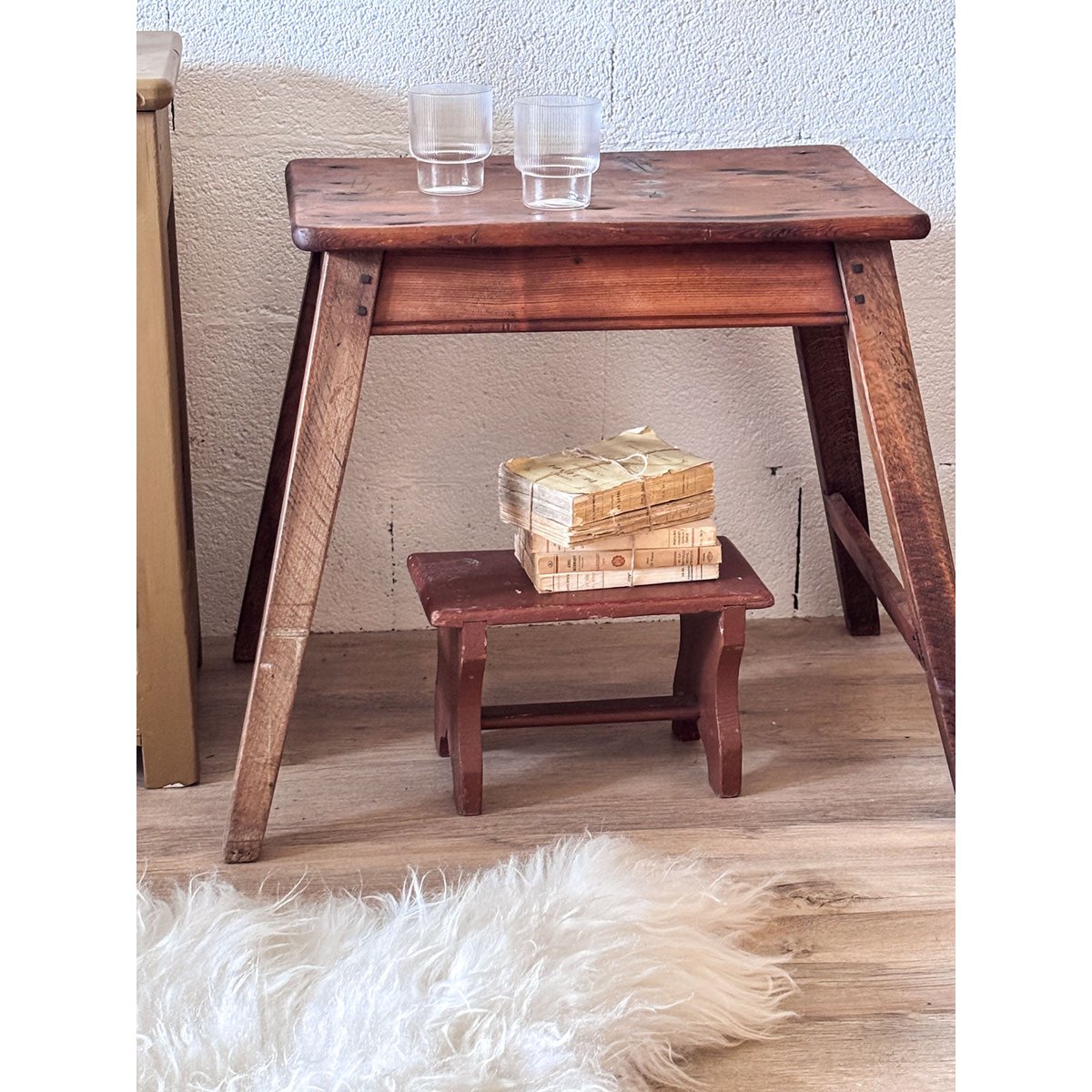 Table d'appoint en bois  Francine N°332 - Bon état bois, DEBONGOUT