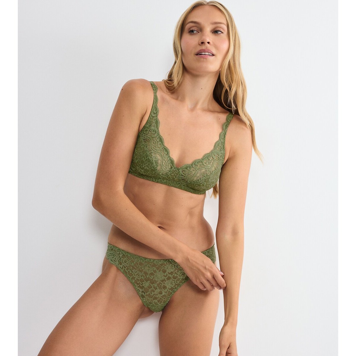 Reggiseno senza ferretto AMOURETTE verde oliva, TRIUMPH