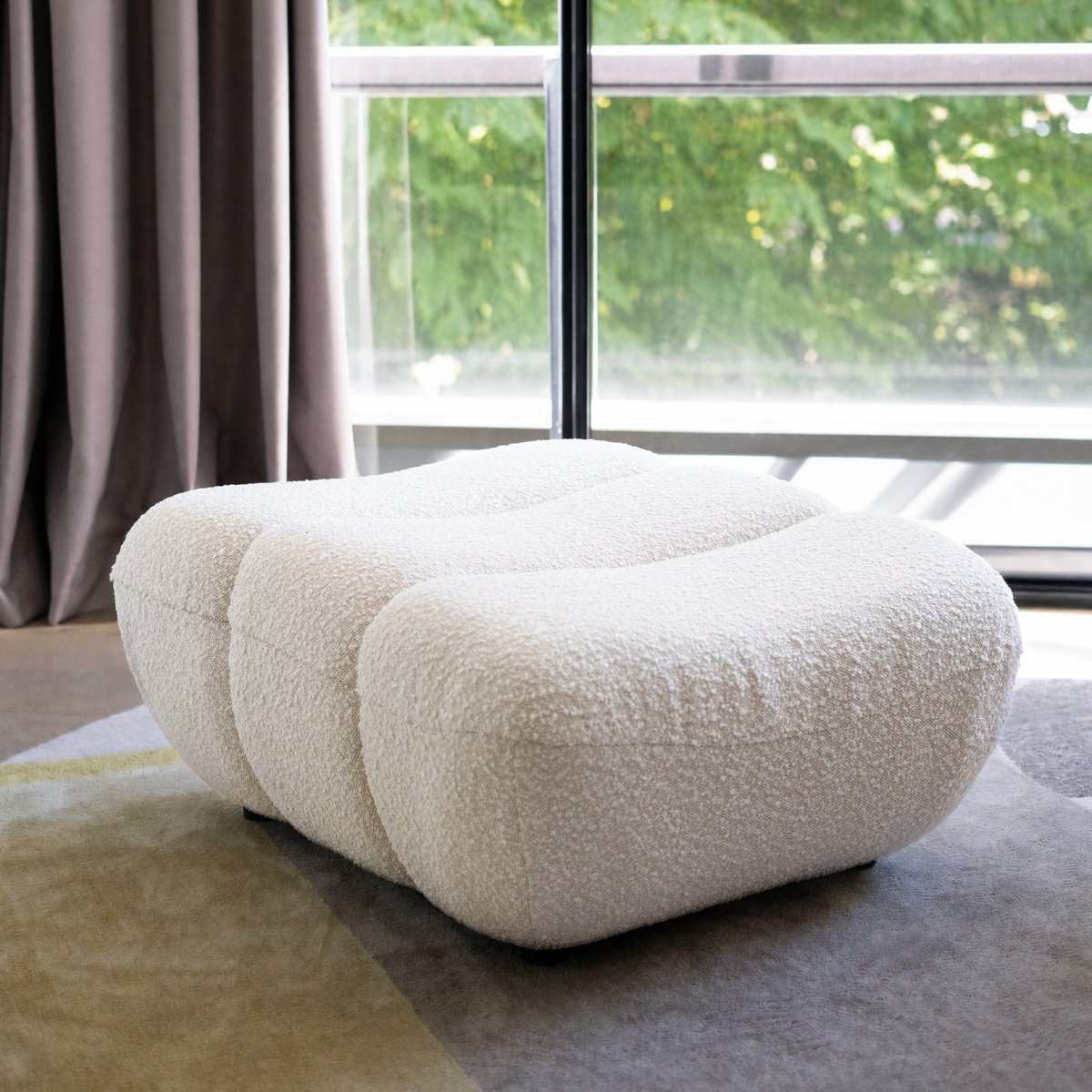 Pouf en tissu bouclé - TEDDY blanc, MAISON PAVANE