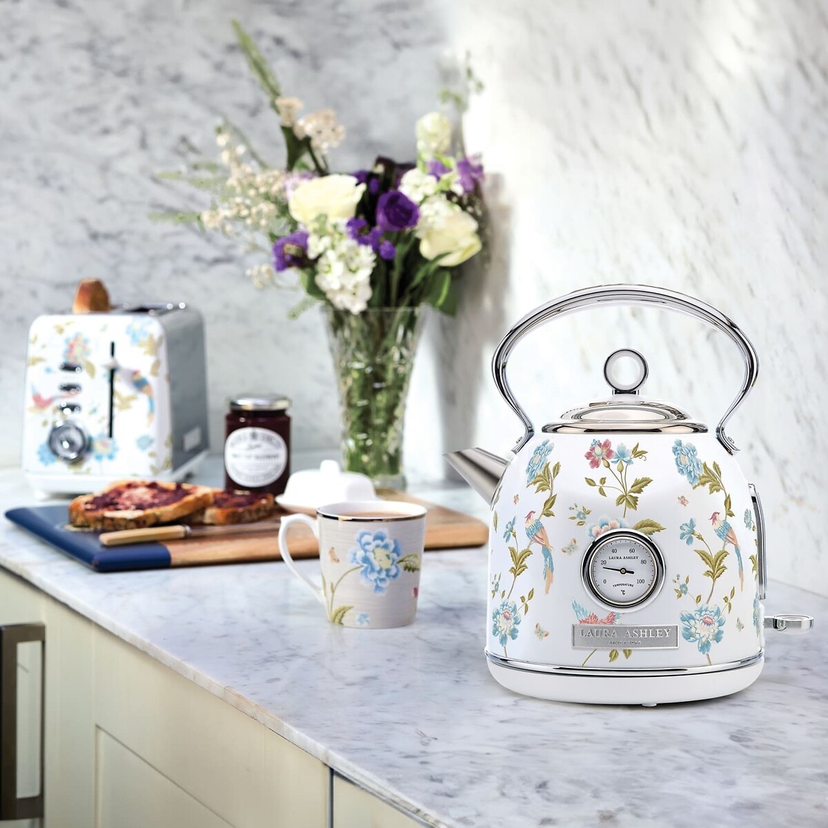 Laura Ashley 1.7L Dome Kettle - VQSBPKK336 white, LAURA ASHLEY