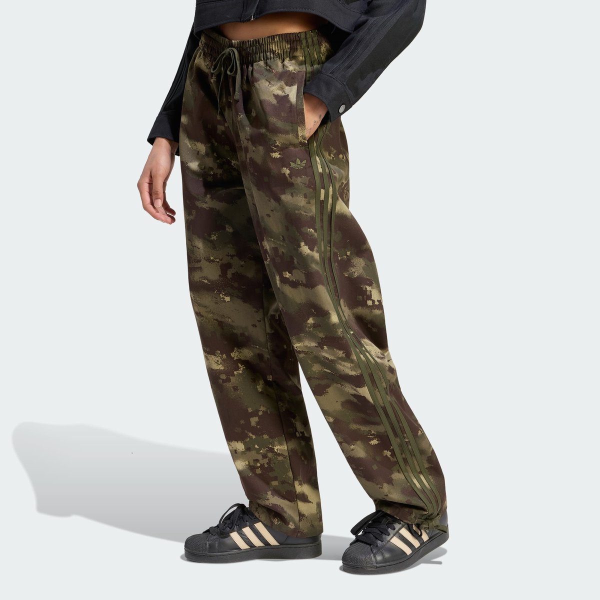 Pantalon Cargo Oversize Pantalon Cargo Oversize multicolor / night cargo, adidas Originals