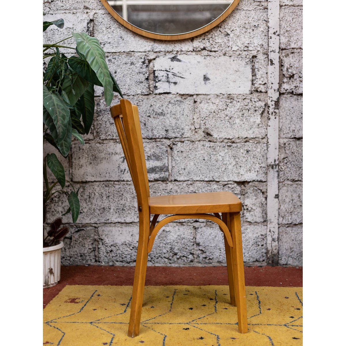 Paire de chaises Baumann Alma N°2128 - Bon état bois clair, DEBONGOUT
