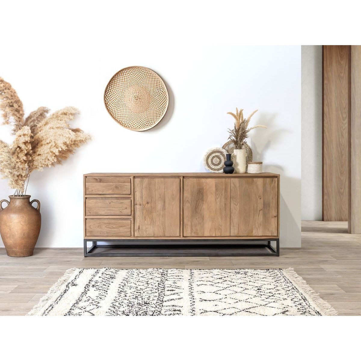 Buffet bas en bois massif 3 portes 190 cm, BERGERAC bois clair, BOBOCHIC
