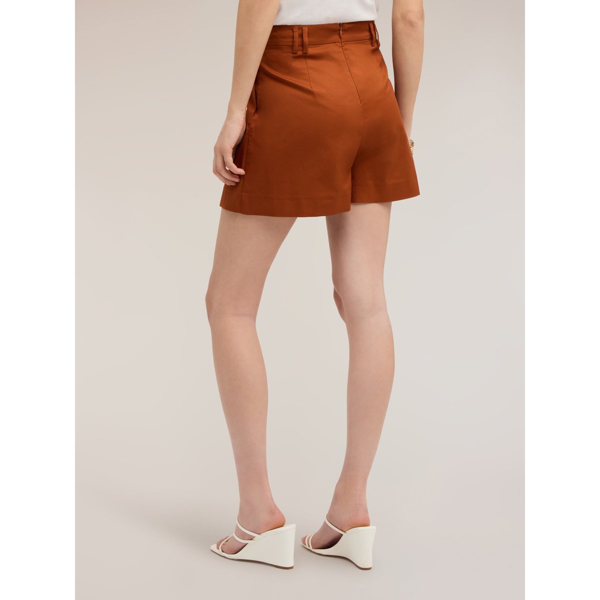 Short taille haute avec pli accordéon orange soleil, MOTIVI