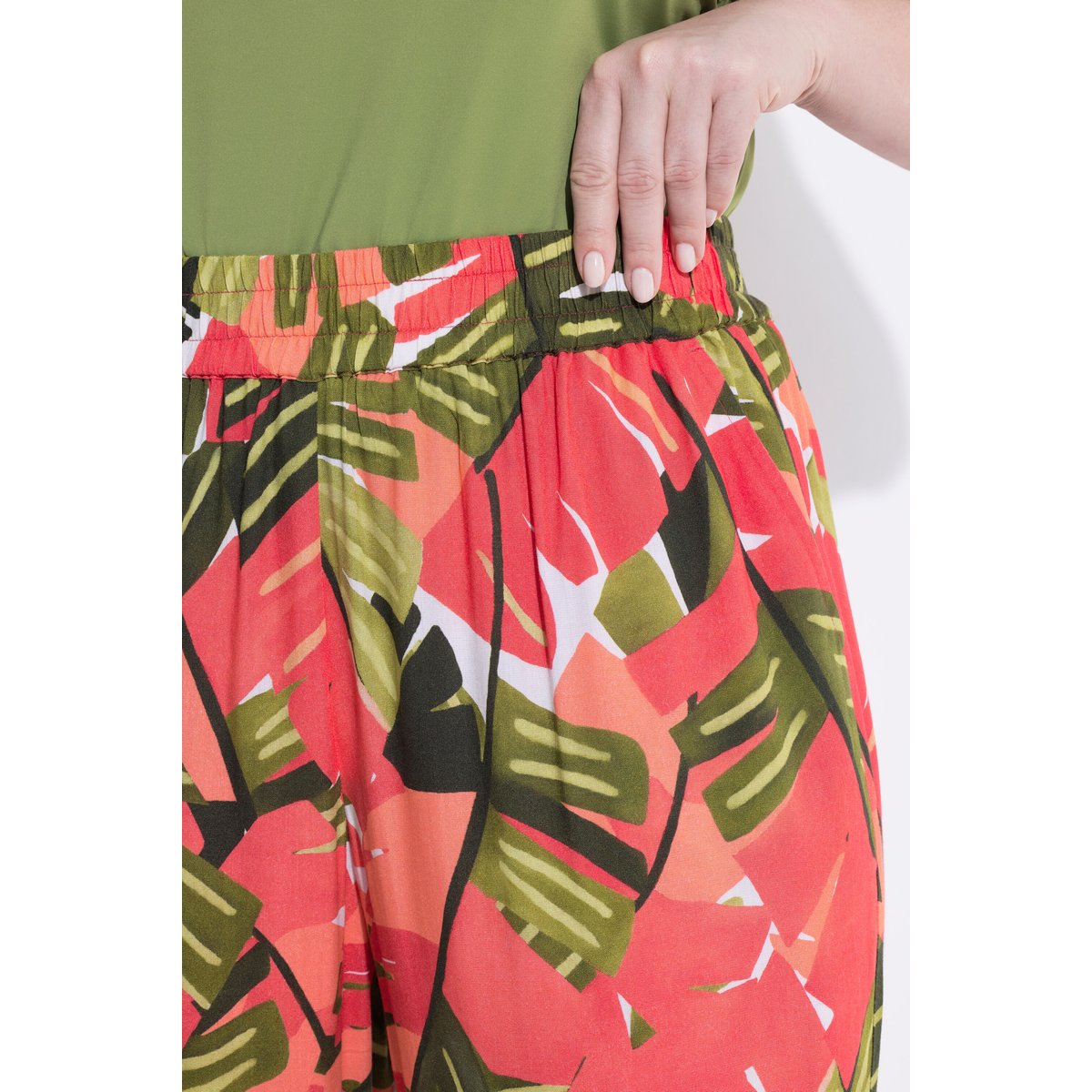 Pantacourt, palmiers, jambe large rose vif, ULLA POPKEN