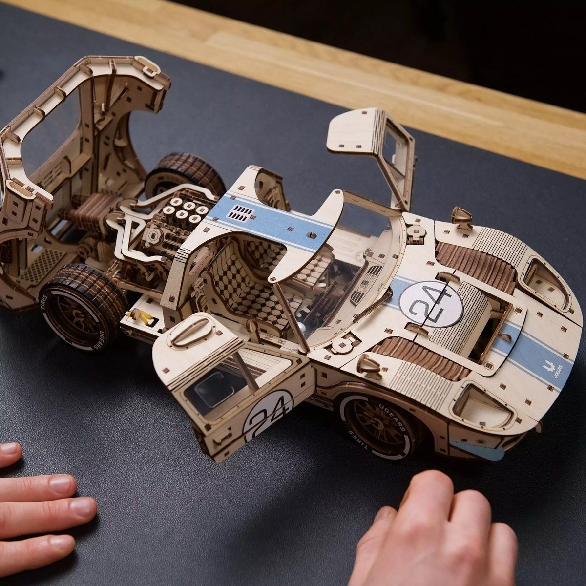 Puzzle 3D UGT24 Voiture d'Endurance beige, UGEARS